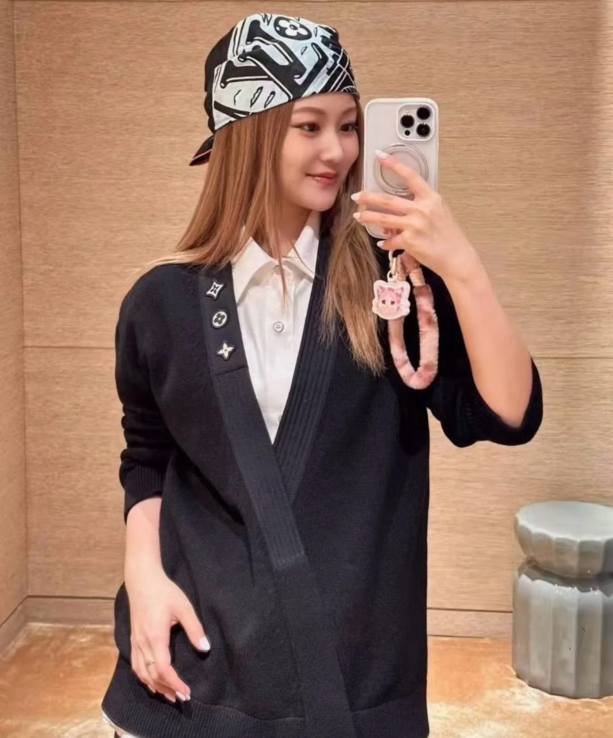 Louis Vuitton 루이비통 루이 비통 무지 브이넥 랩 가디건 5