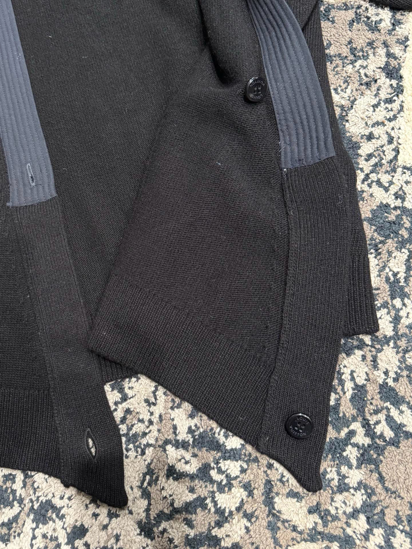 Louis Vuitton 루이비통 루이 비통 무지 브이넥 랩 가디건 12