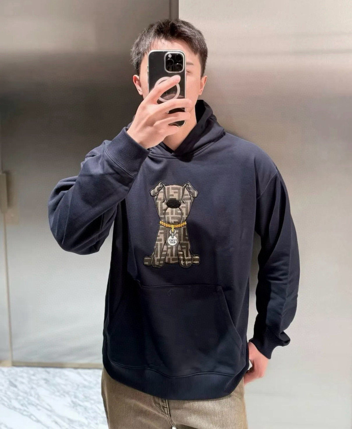 Fendi 펜디 FF 강아지 자수 네이비 후드 티셔츠 4