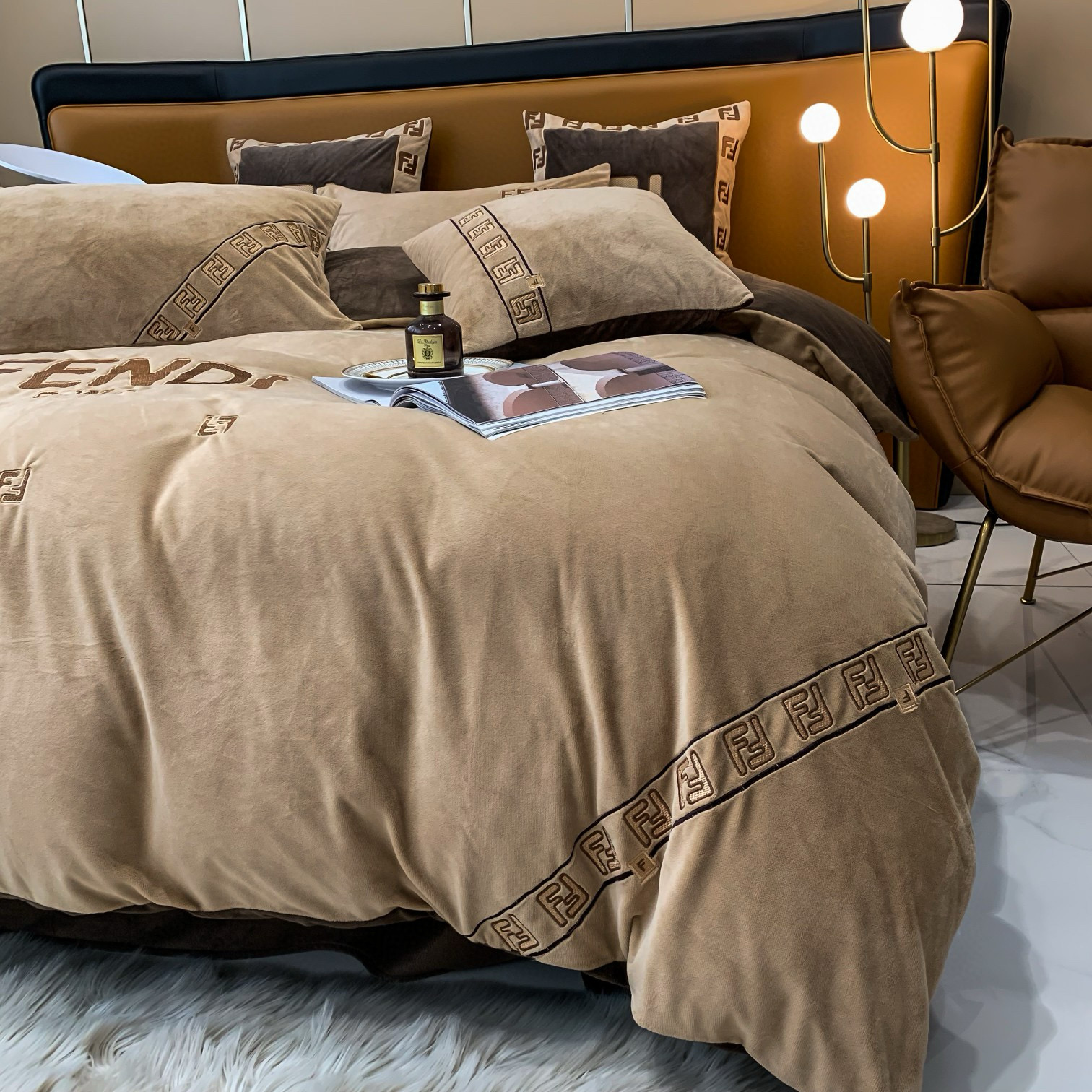 Fendi 펜디 로마 자수 극세사 침구 세트 4
