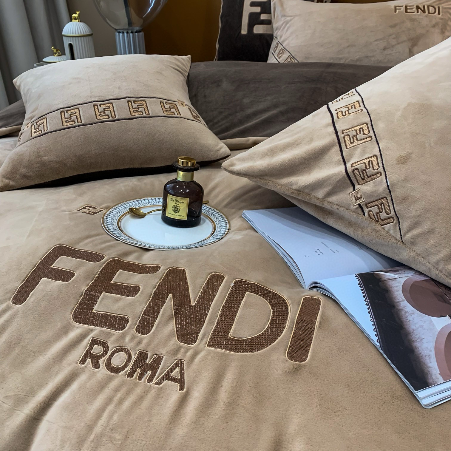 Fendi 펜디 로마 자수 극세사 침구 세트 5