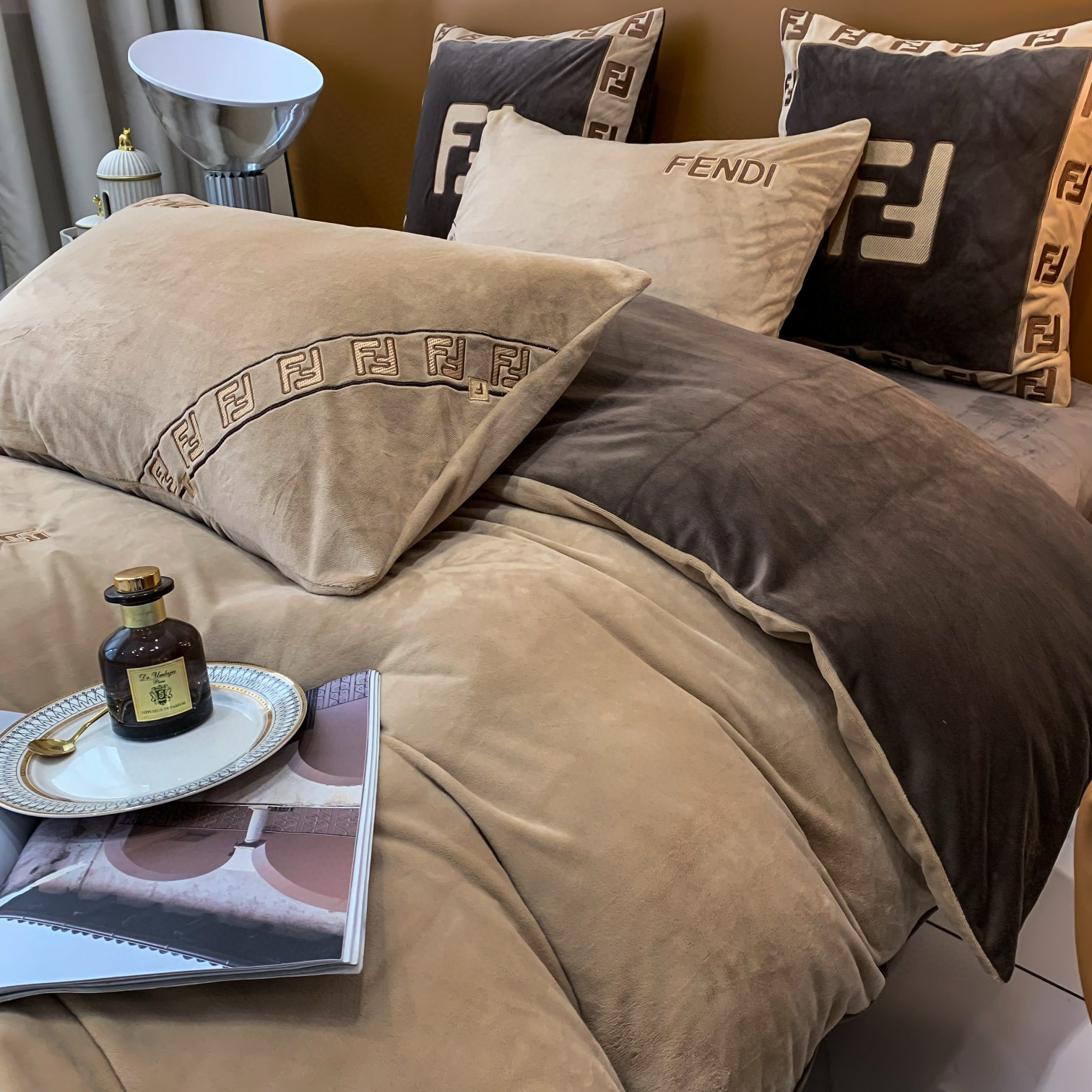 Fendi 펜디 로마 자수 극세사 침구 세트 7