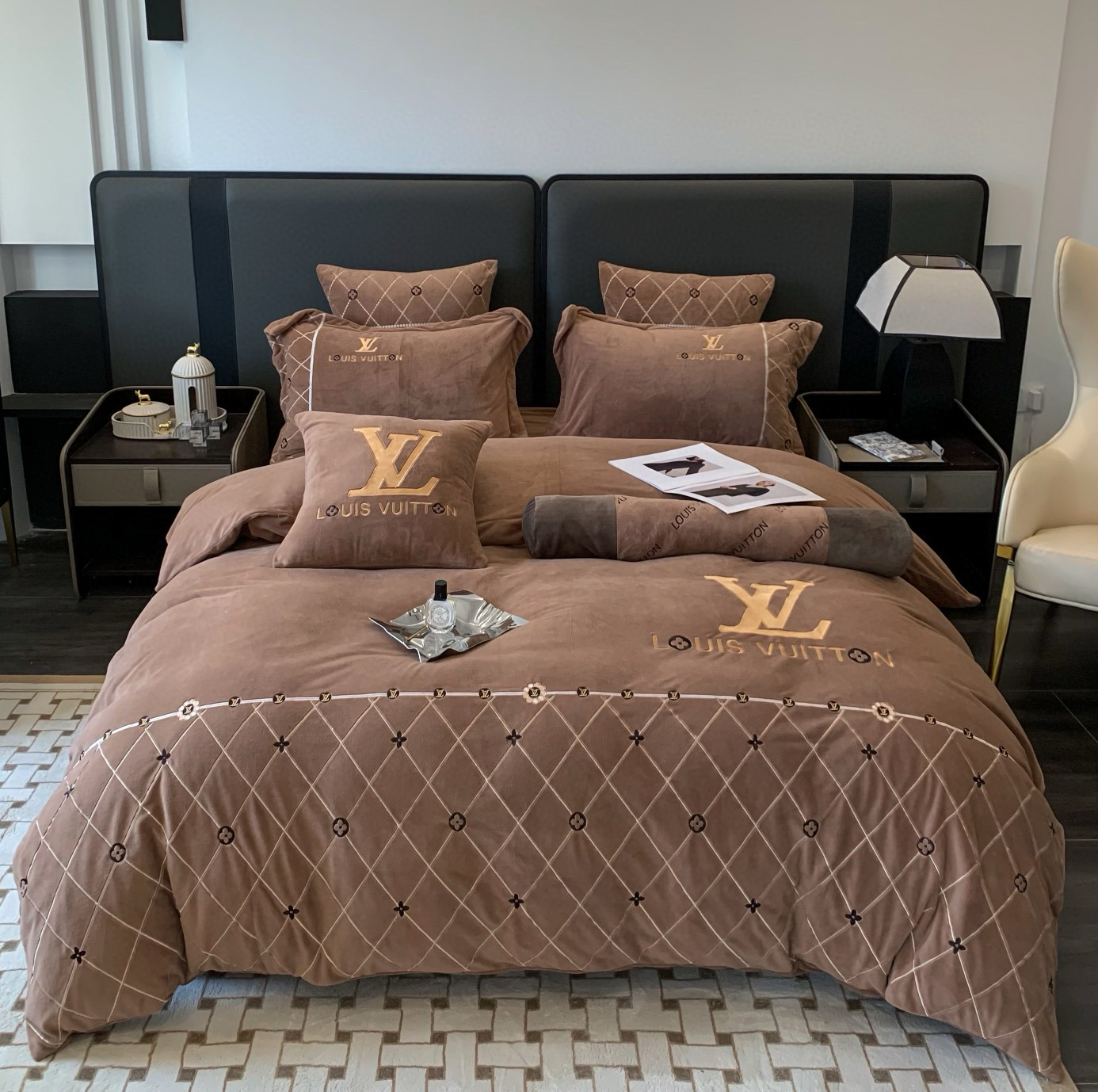 Louis Vuitton 루이비통 루이 비통 고급 중량 극세사 자수 침구세트 1