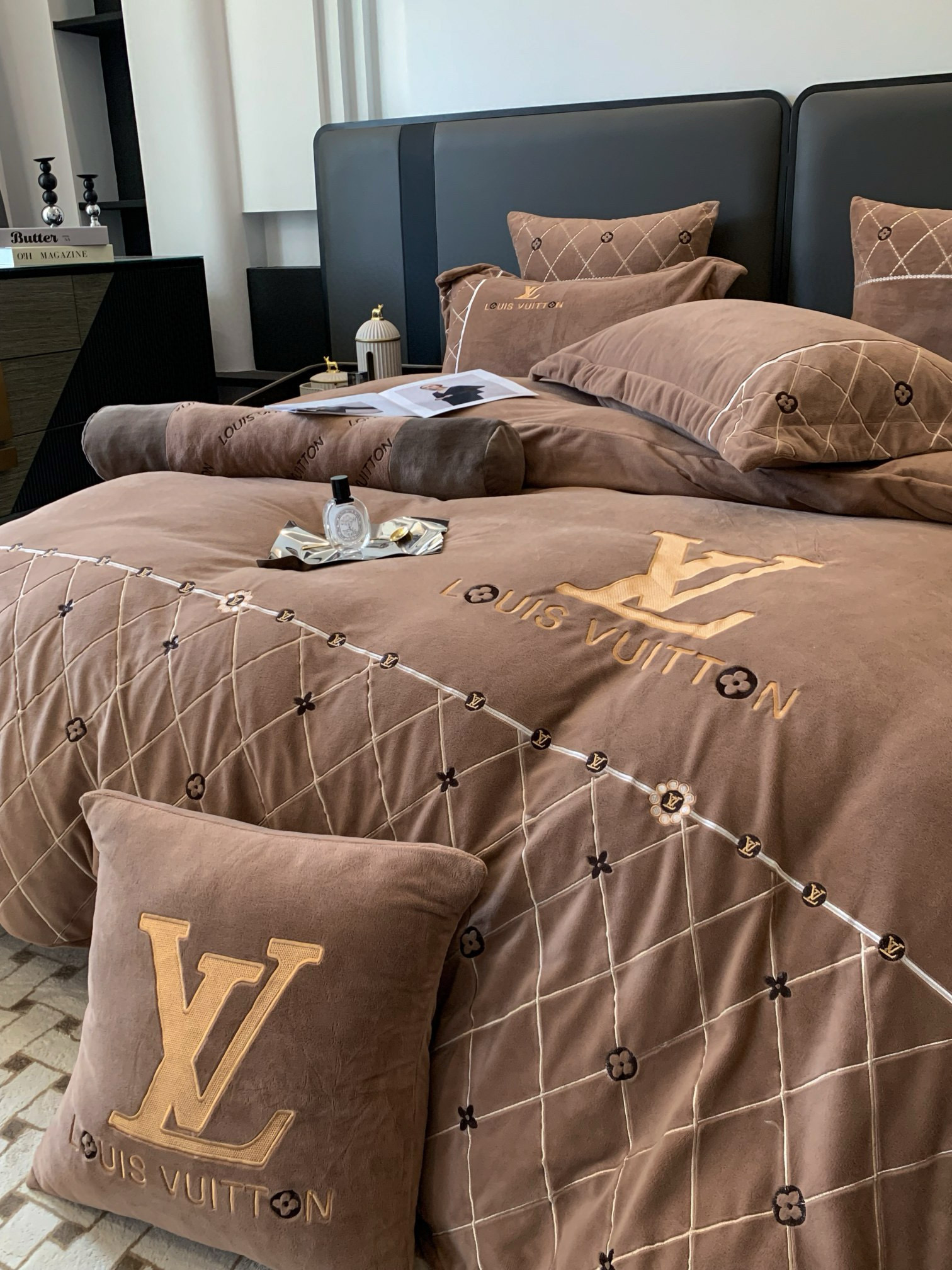 Louis Vuitton 루이비통 루이 비통 고급 중량 극세사 자수 침구세트 4