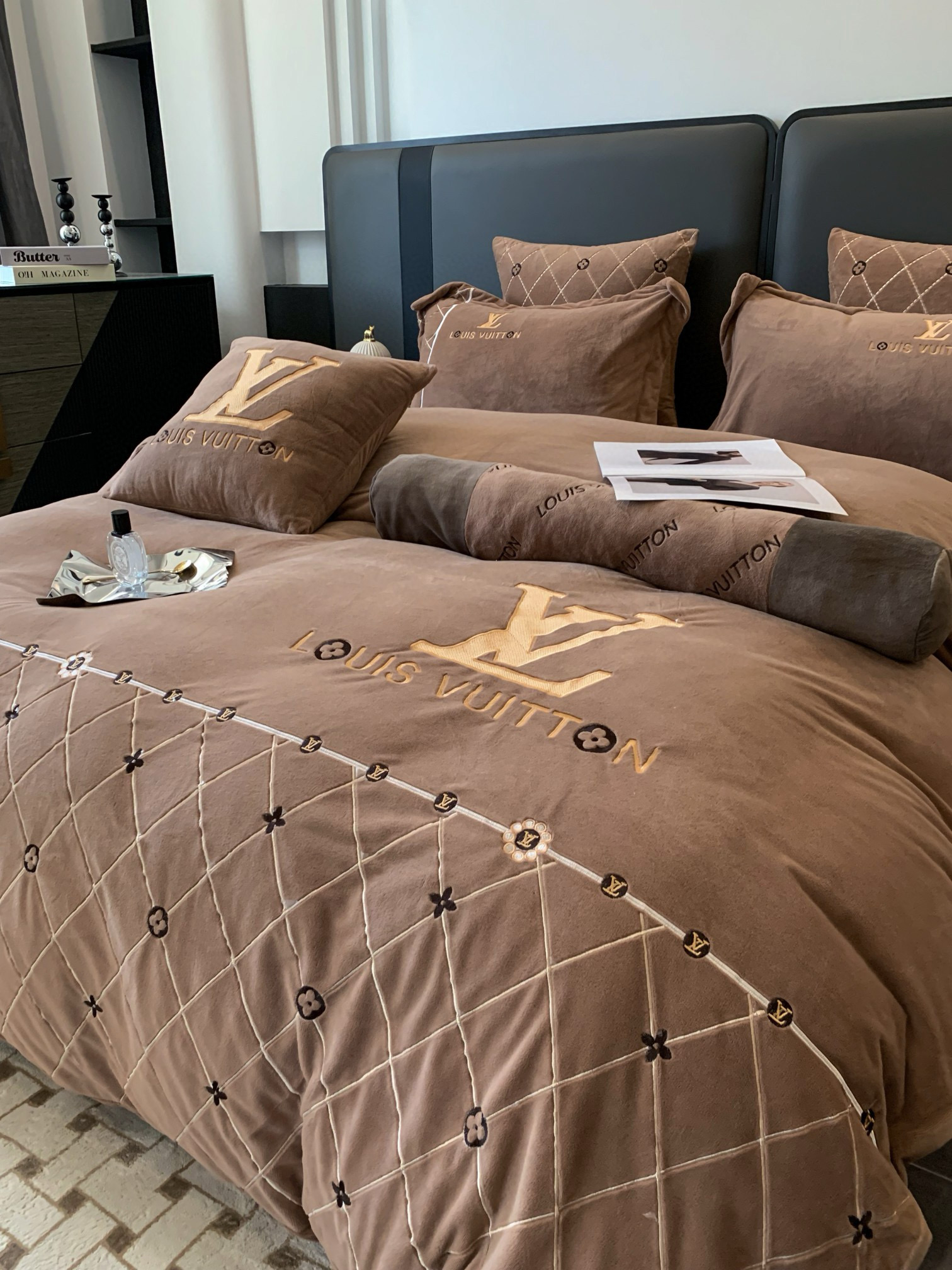 Louis Vuitton 루이비통 루이 비통 고급 중량 극세사 자수 침구세트 7