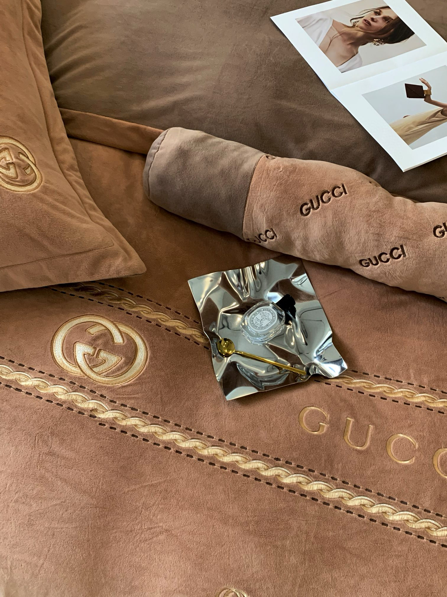 Gucci 구찌 고중량 아기벨벳 자수 침구세트 9