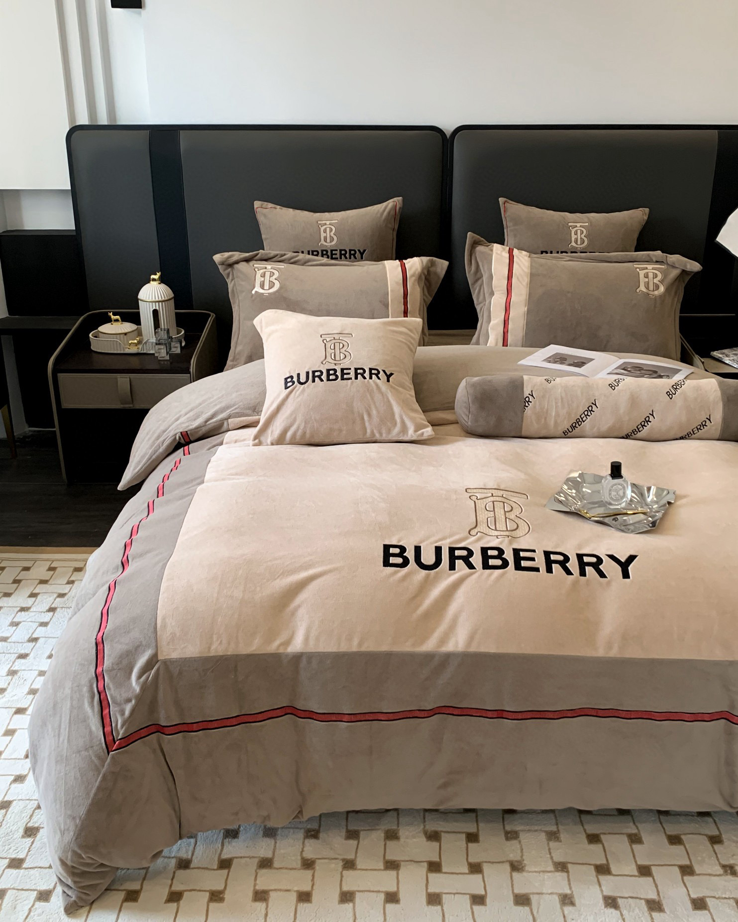 Burberry 버버리 고중량 아기벨벳 자수 침구세트 2