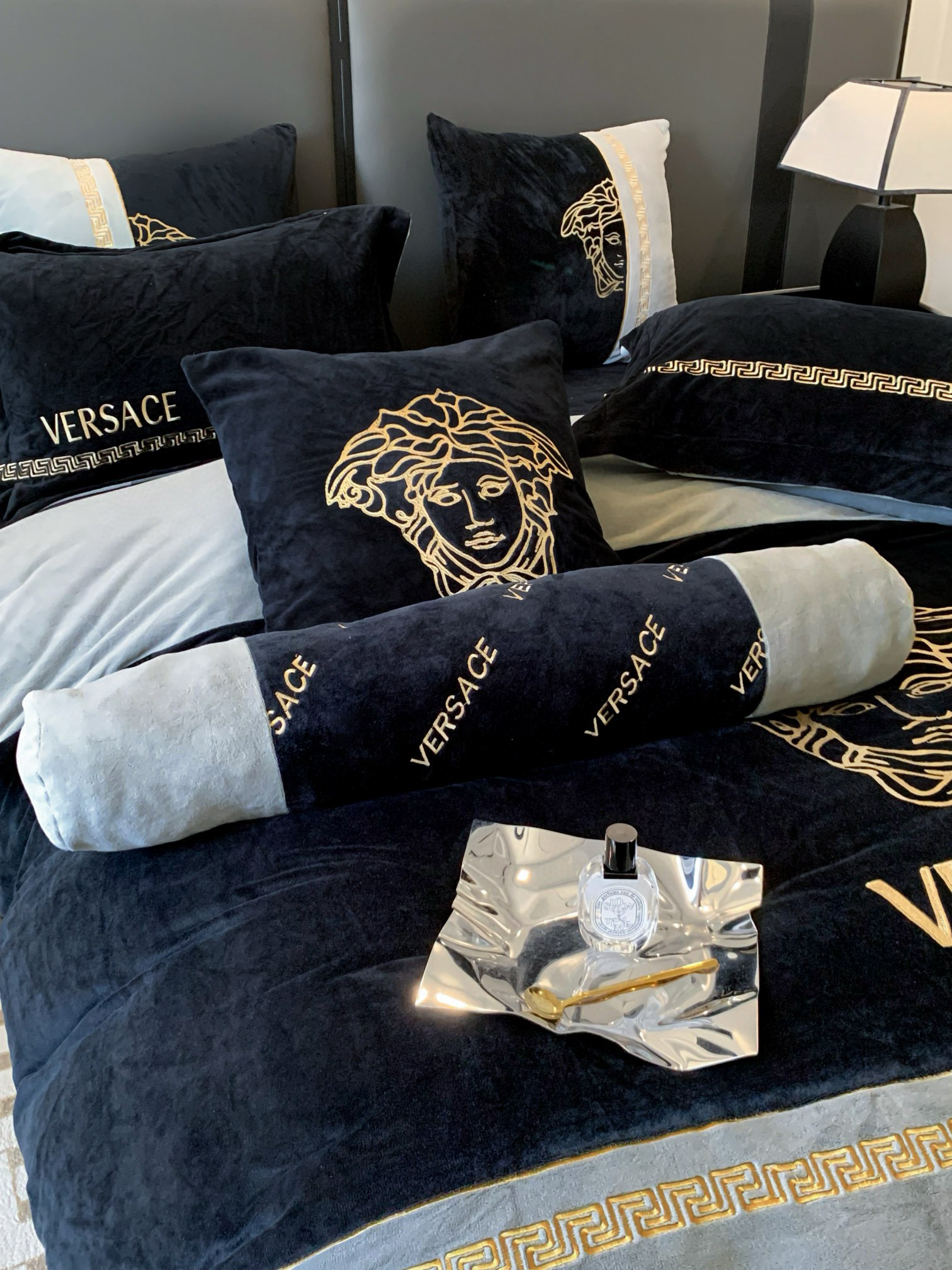 Versace 베르사체 메두사 자수 극세사 침구세트 9
