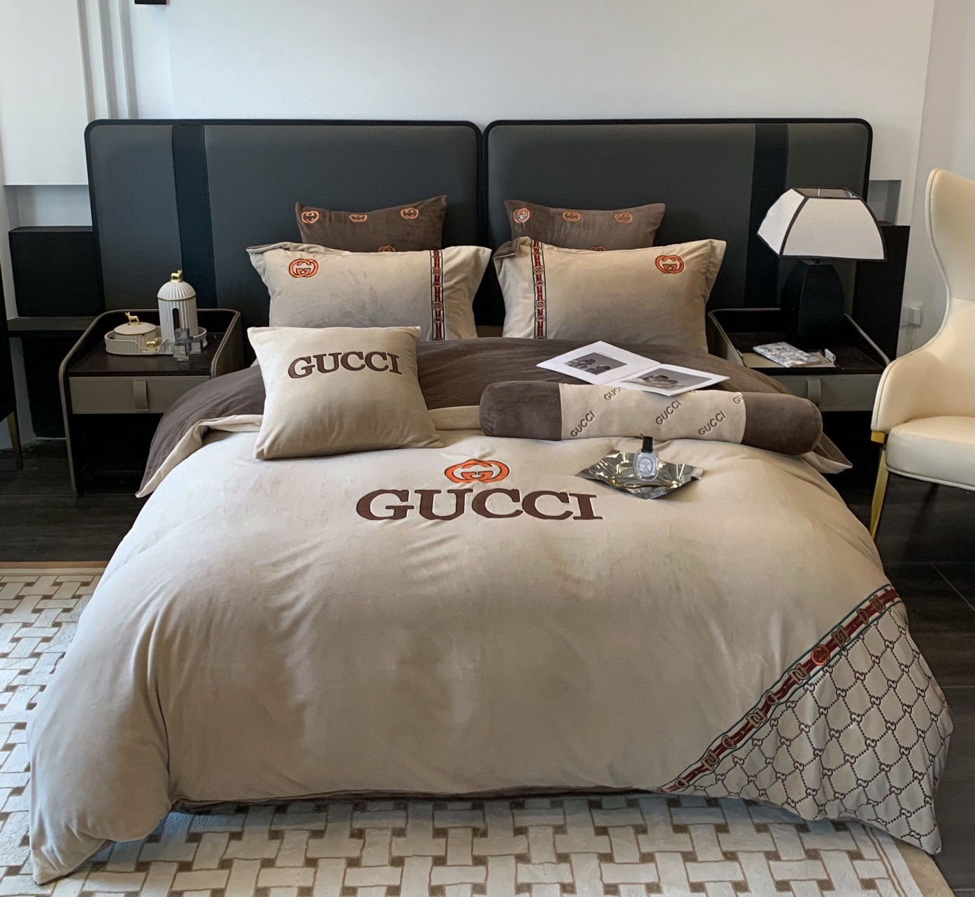 Gucci 구찌 로고 자수 고중량 극세사 침구 세트 1