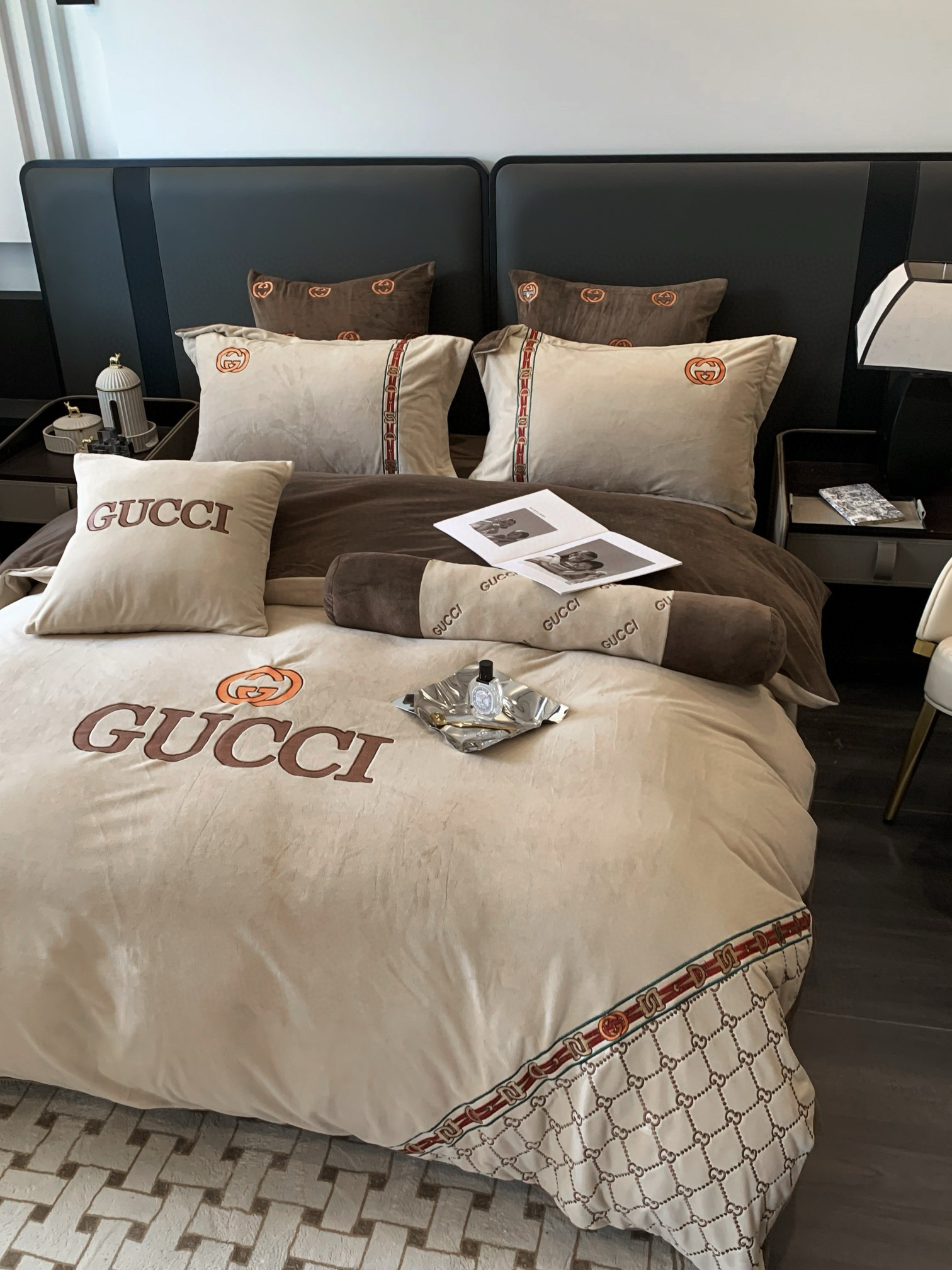 Gucci 구찌 로고 자수 고중량 극세사 침구 세트 3