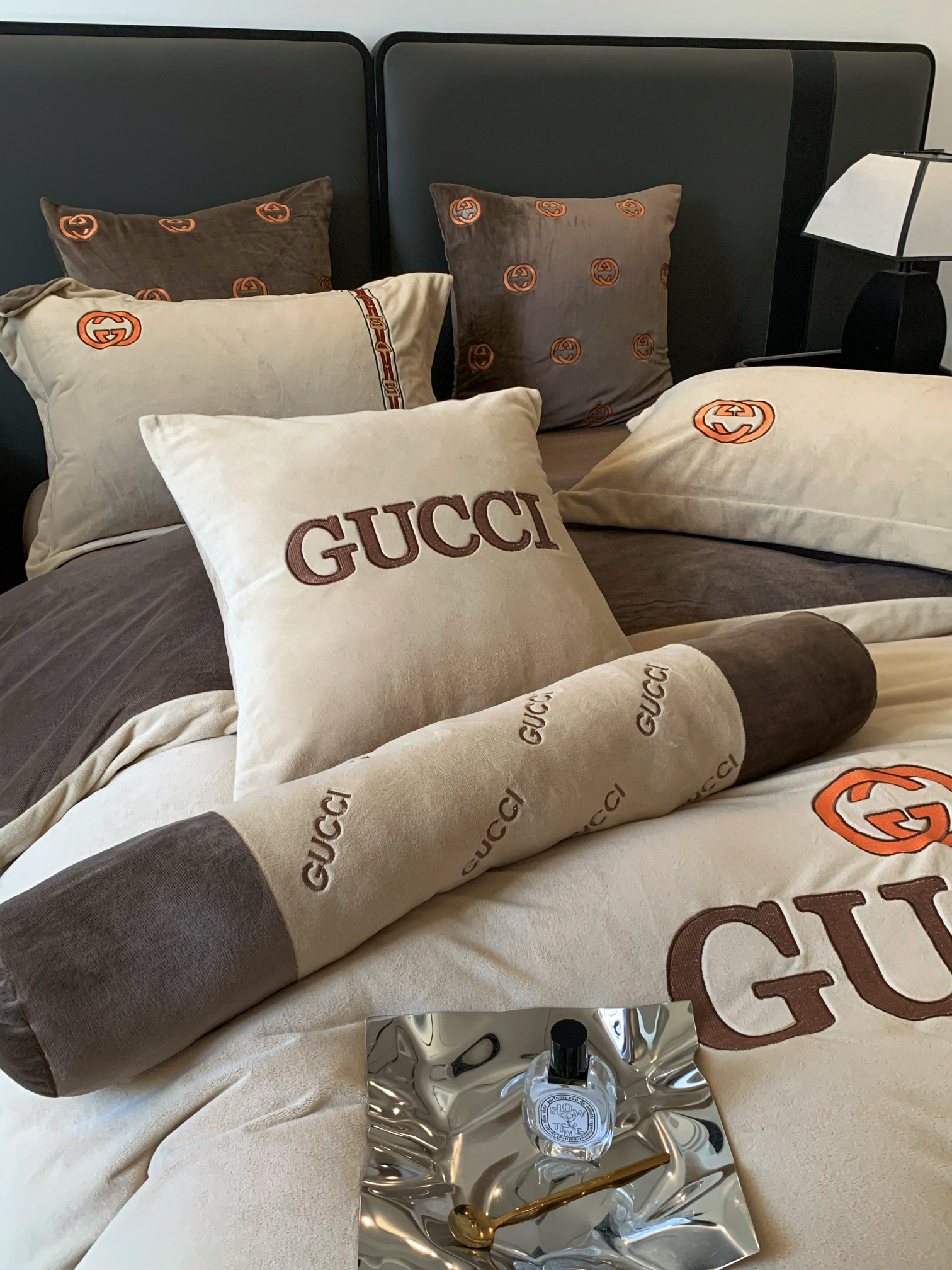Gucci 구찌 로고 자수 고중량 극세사 침구 세트 9