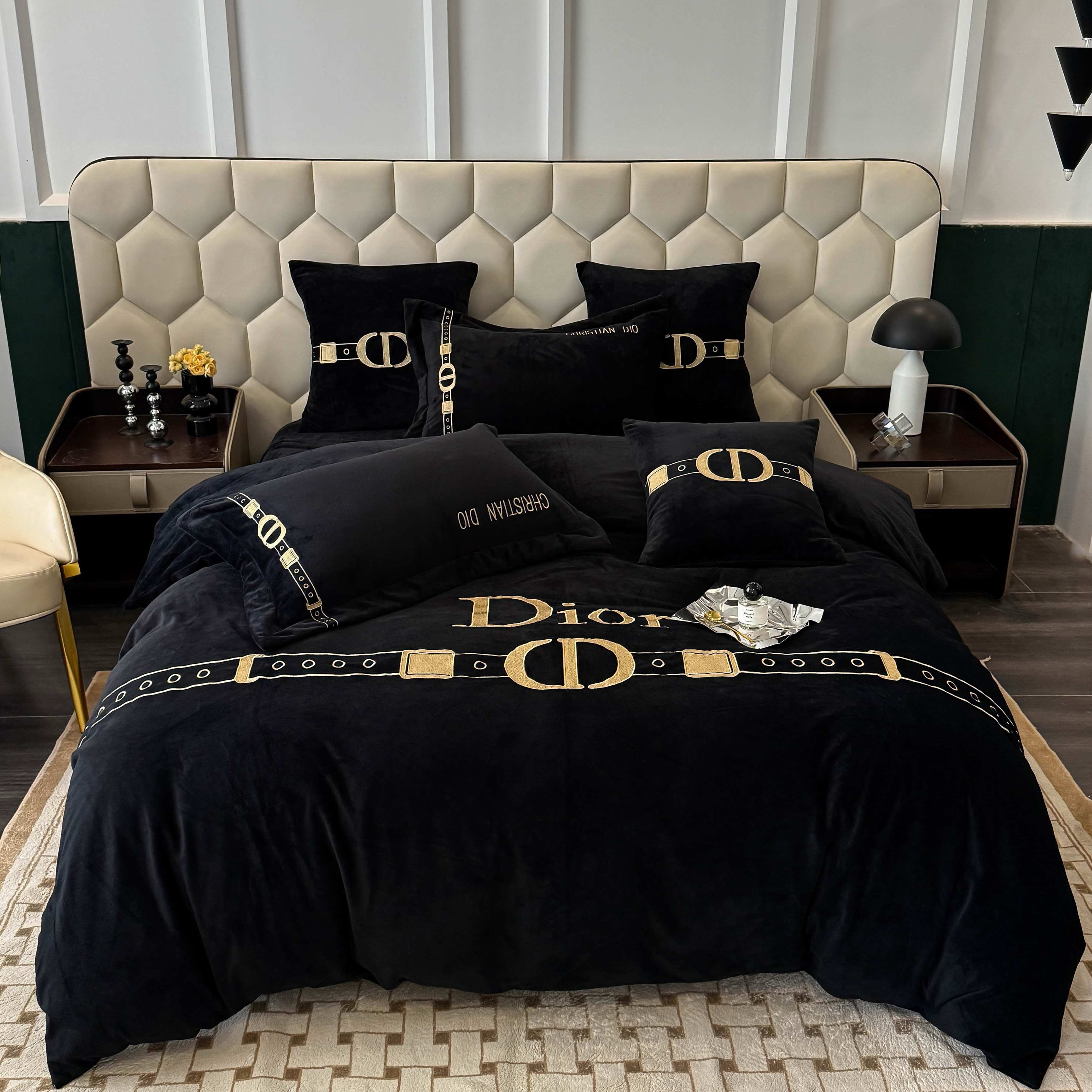 Dior 디올 벨트 자수 블랙 극세사 침구세트 1