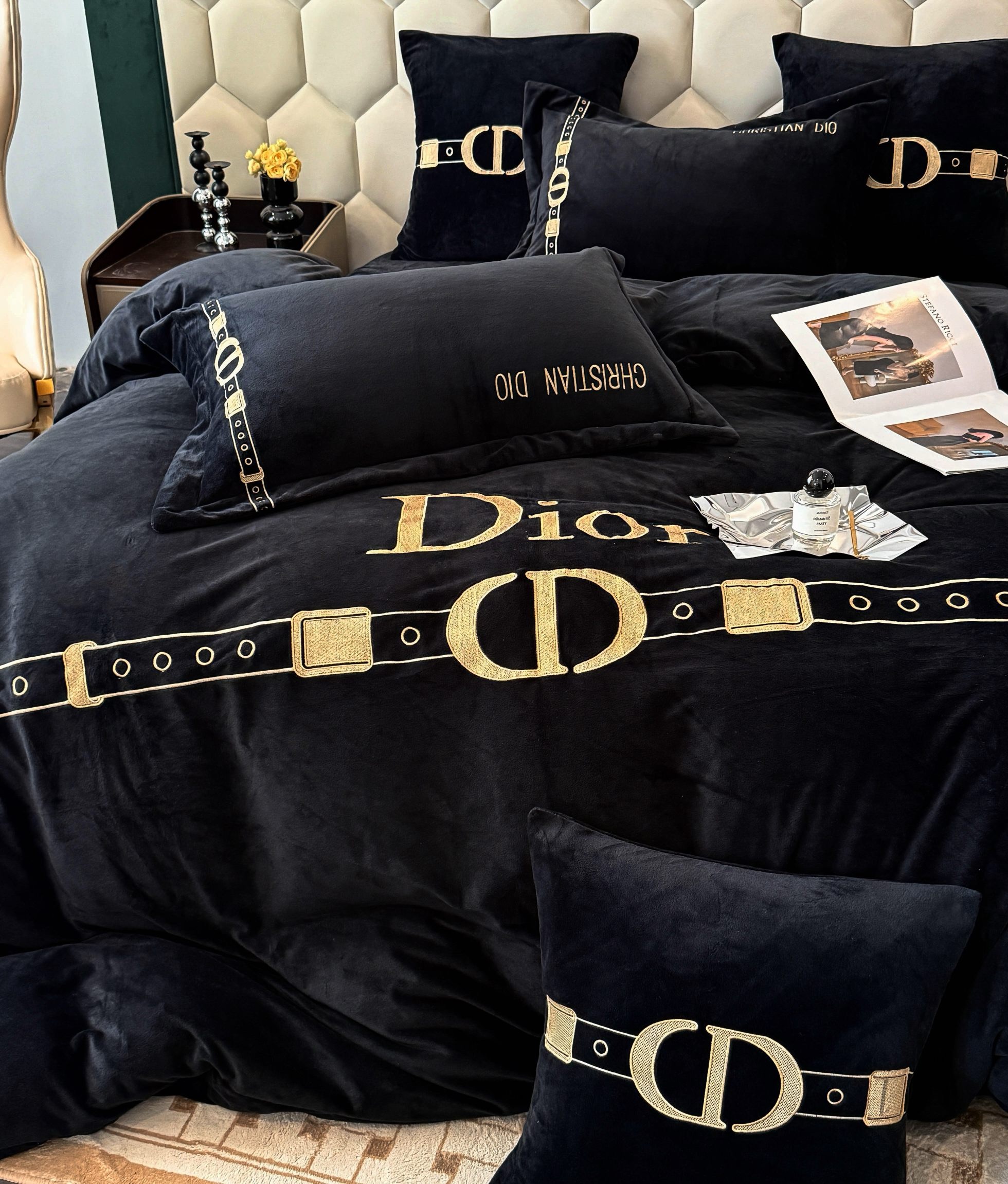 Dior 디올 벨트 자수 블랙 극세사 침구세트 6