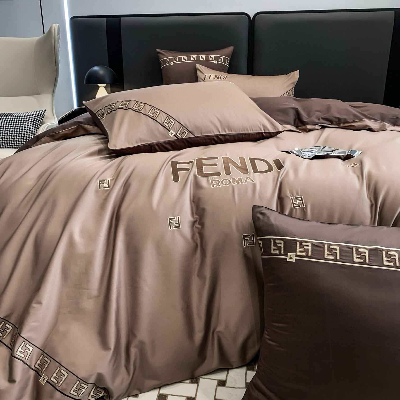 Fendi 펜디 로고 자수 브라운 침구 4종 세트 5