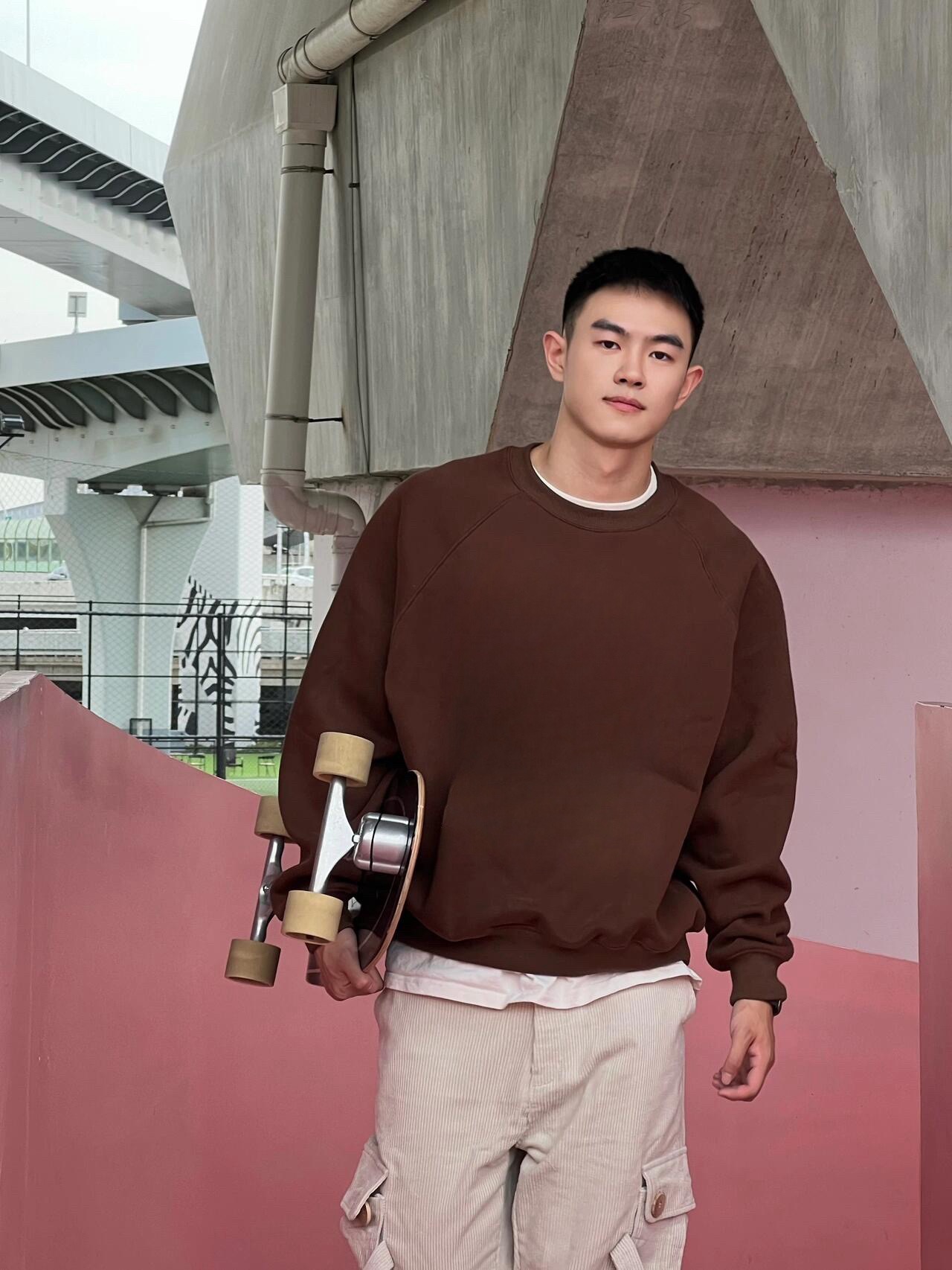 PRADA 프라다 2025FW 브라운 삼각 로고 스웨트셔츠 6