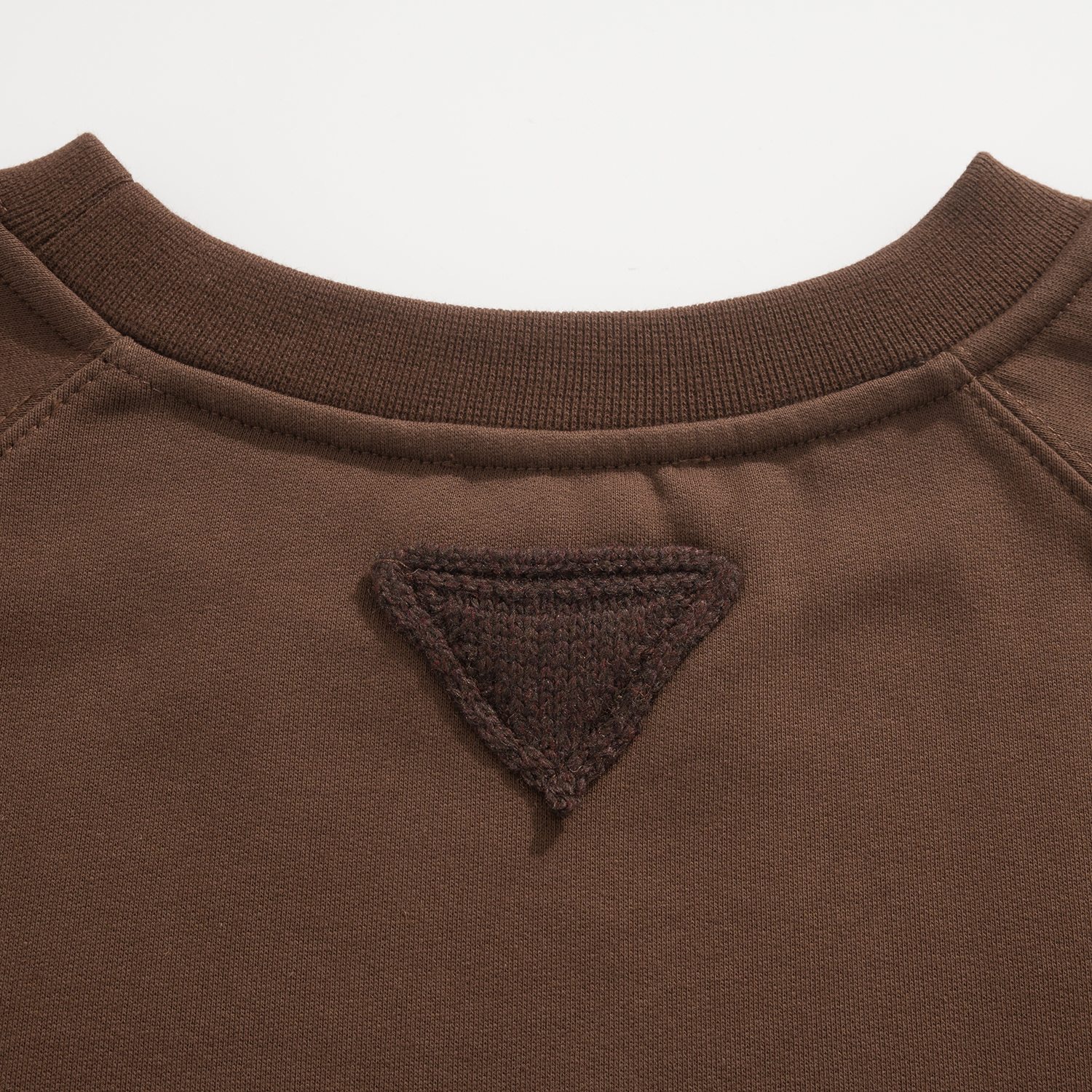 PRADA 프라다 2025FW 브라운 삼각 로고 스웨트셔츠 14