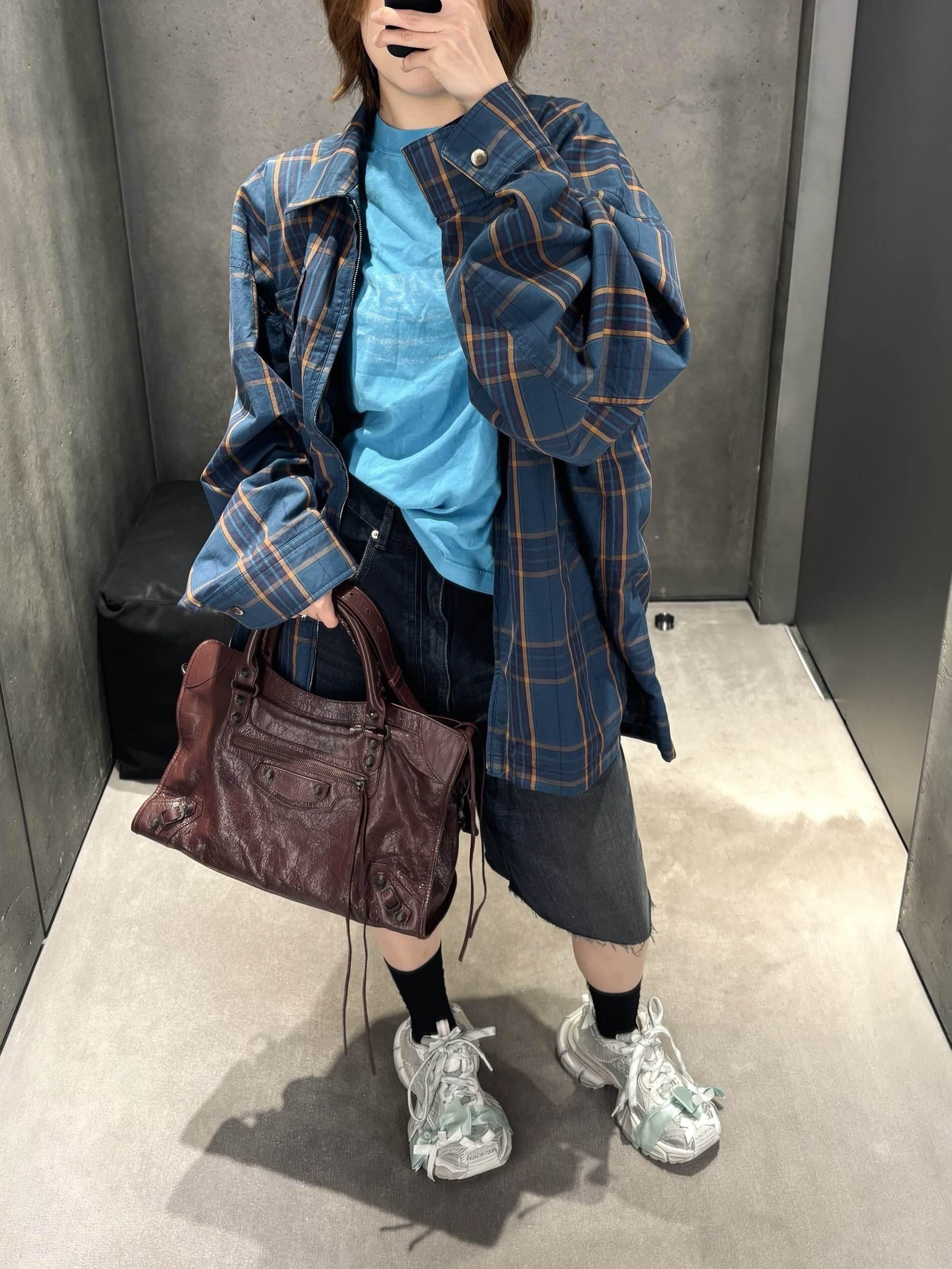 BALENCIAGA 발렌시아가 FW2025 체크 패턴 면 셔츠 1