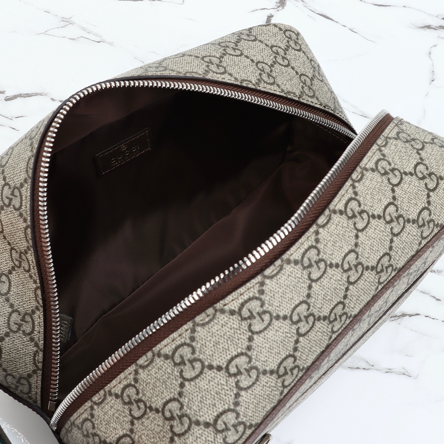 GUCCI 구찌 GG Supreme 클러치백 28.5cm 9