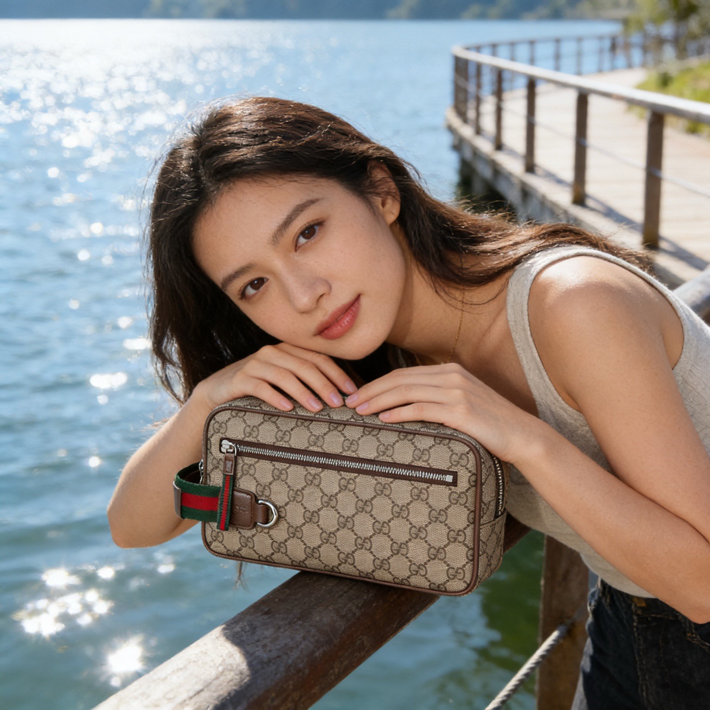 GUCCI 구찌 GG Supreme 클러치백 28.5cm 14