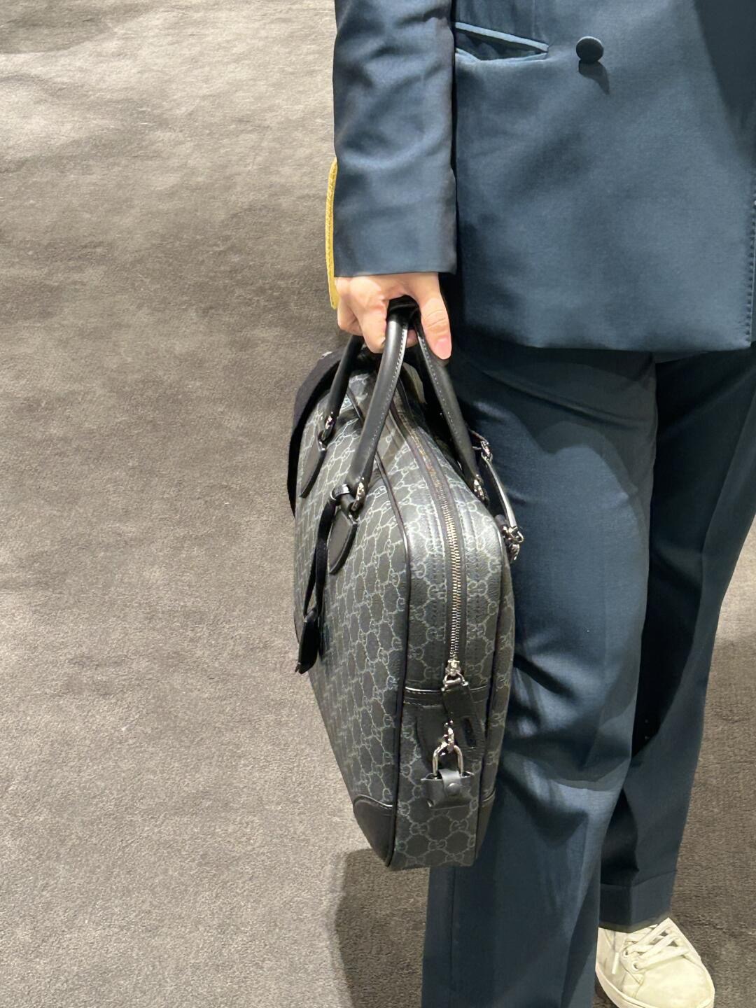 GUCCI 구찌 GG 엠블럼 중형 서류가방 40cm 3