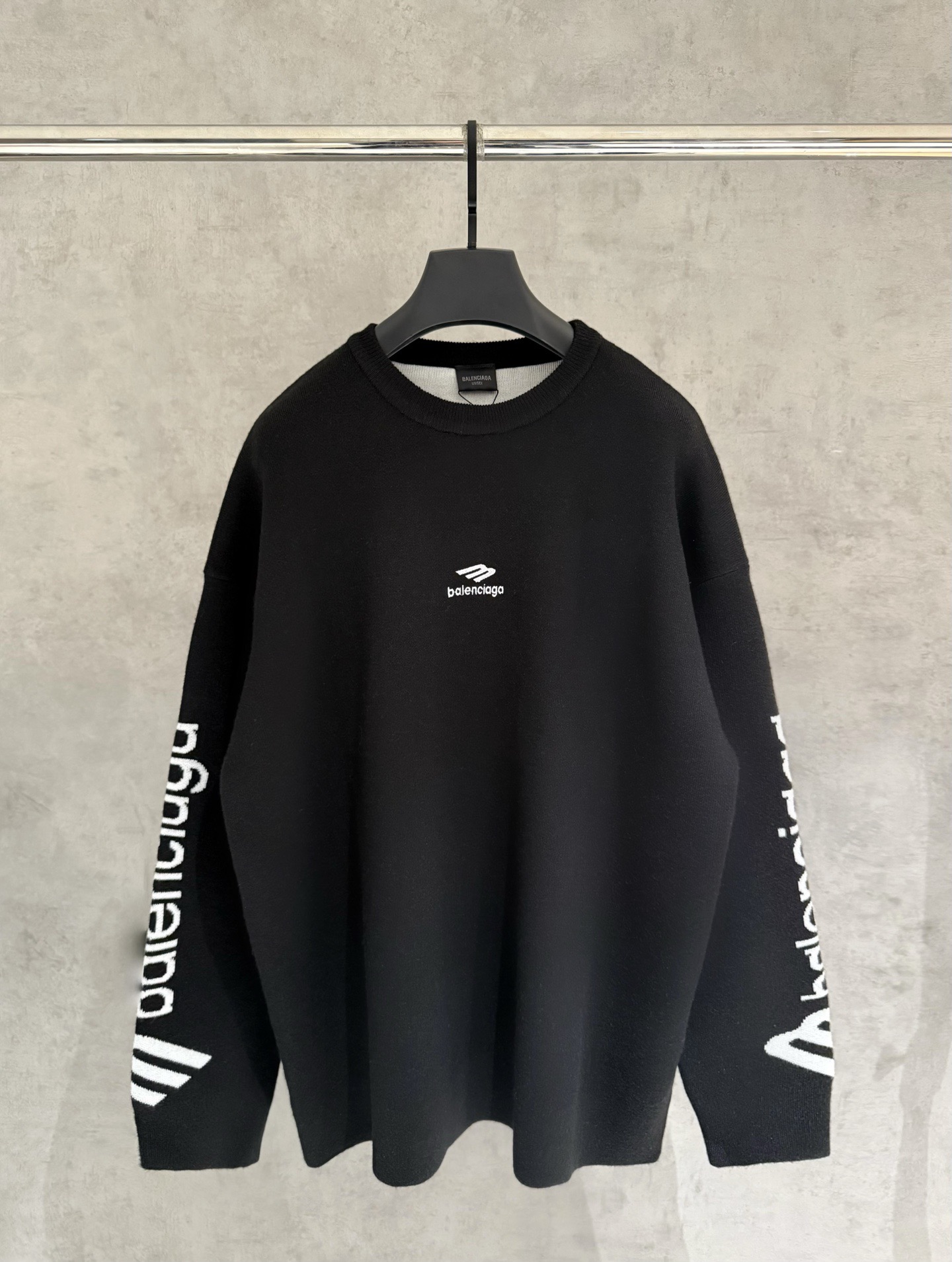 BALENCIAGA 발렌시아가 FW2025 스포츠 아이콘 양모 스웨터 1