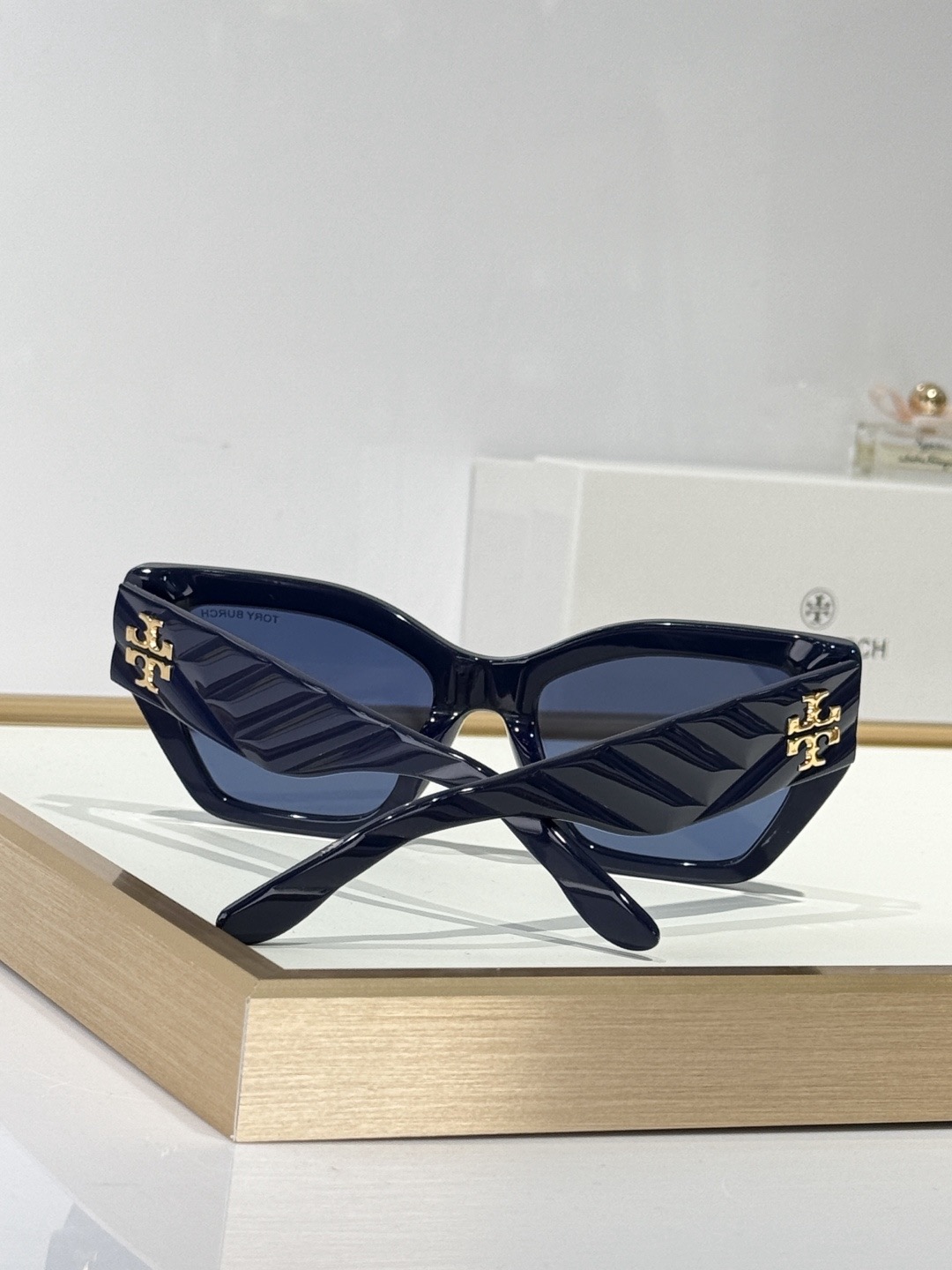 TORY BURCH 토리버치 로고 플레이트 스퀘어 선글라스 5