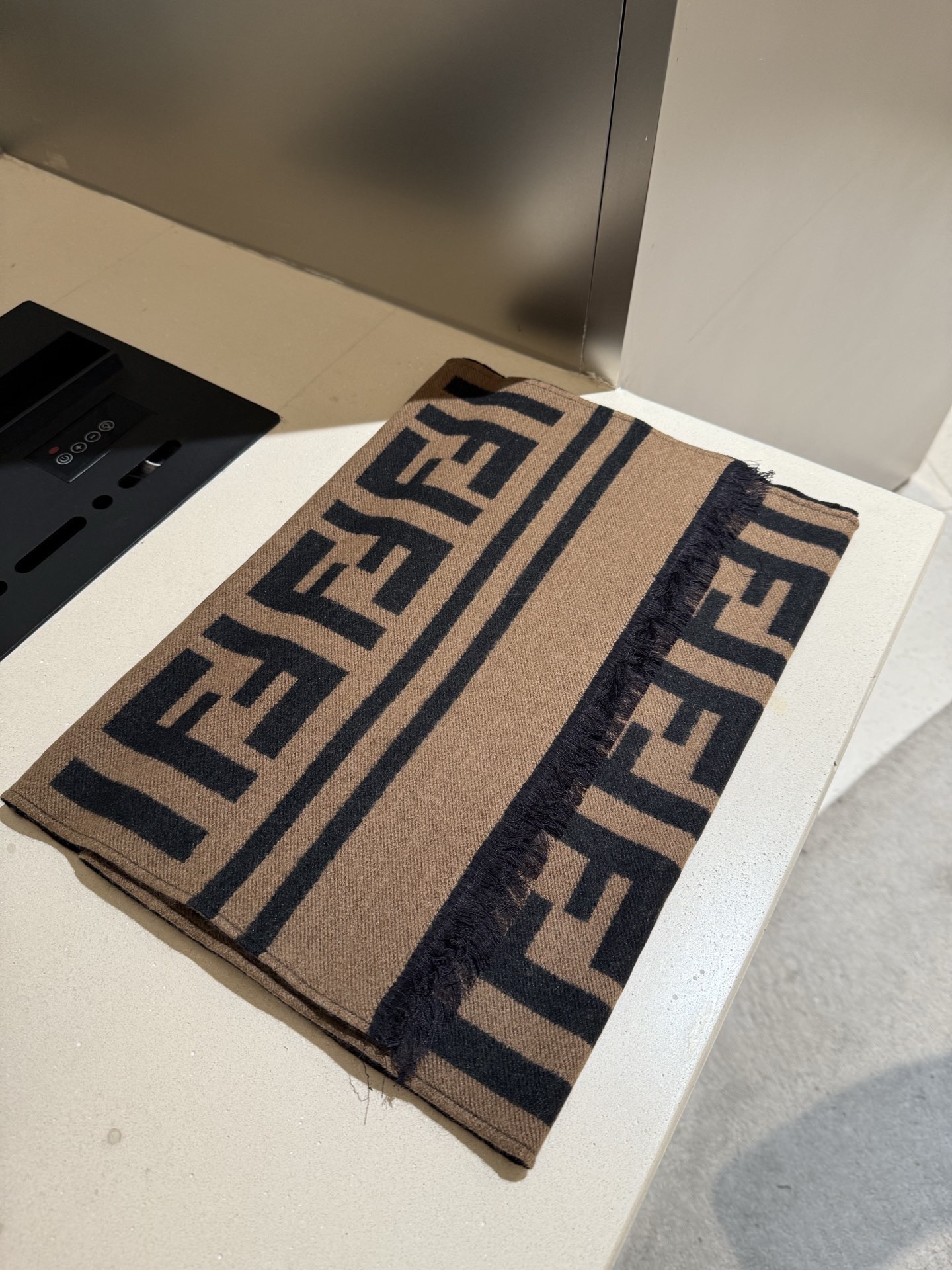 FENDI 펜디 FF 로고 스카프 4