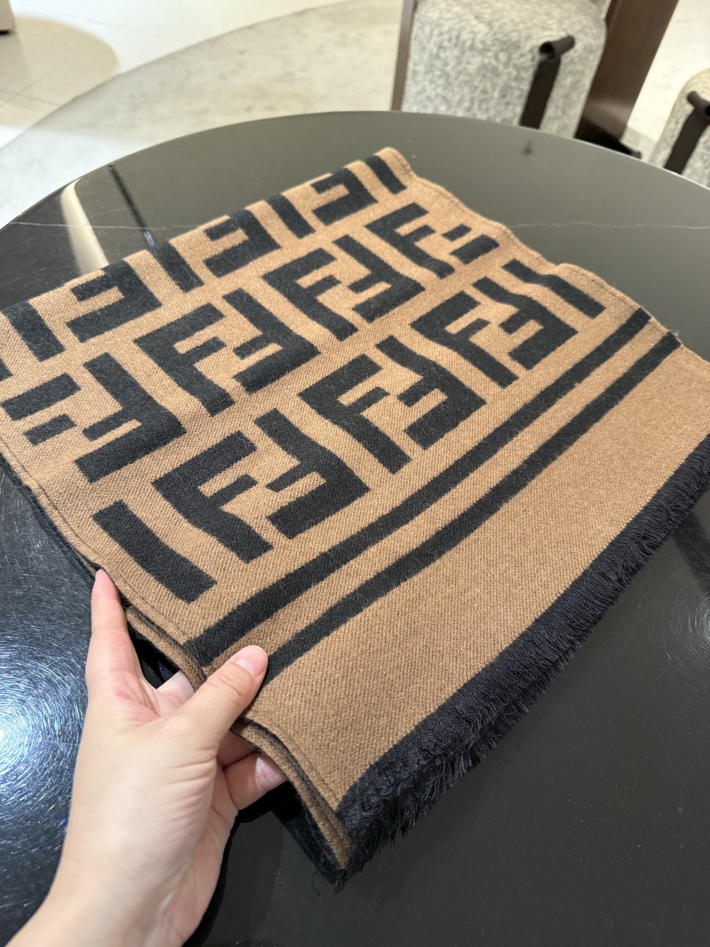 FENDI 펜디 FF 로고 스카프 10