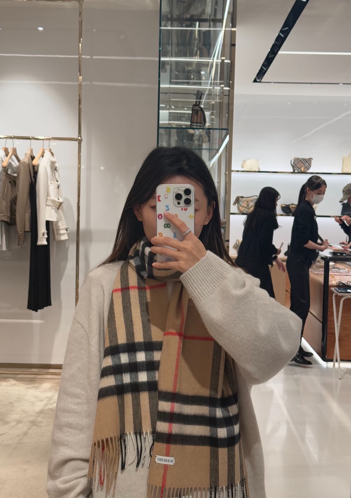 BURBERRY 버버리 클래식 체크 머플러 1