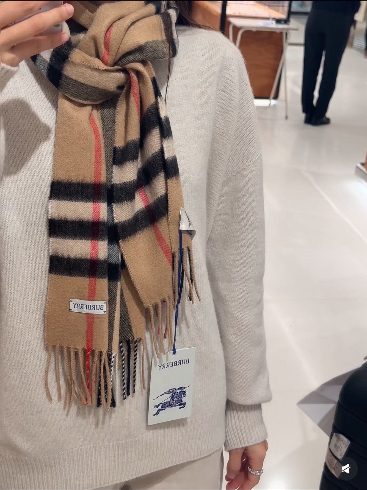 BURBERRY 버버리 클래식 체크 머플러 2