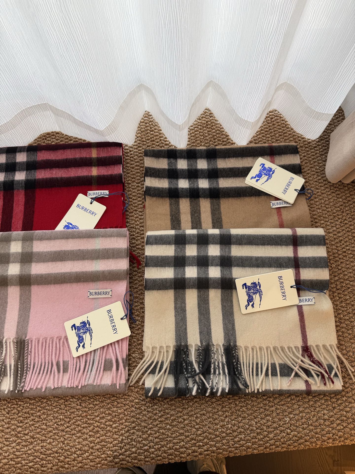 BURBERRY 버버리 클래식 체크 머플러 그레이 9