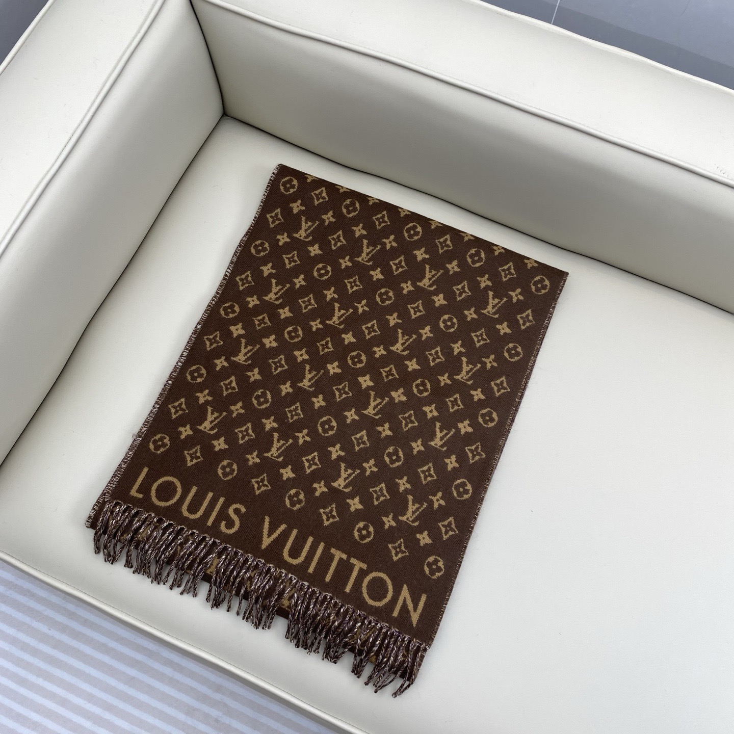 LOUIS VUITTON 루이비통 모노그램 스트라이프 머플러 브라운 2