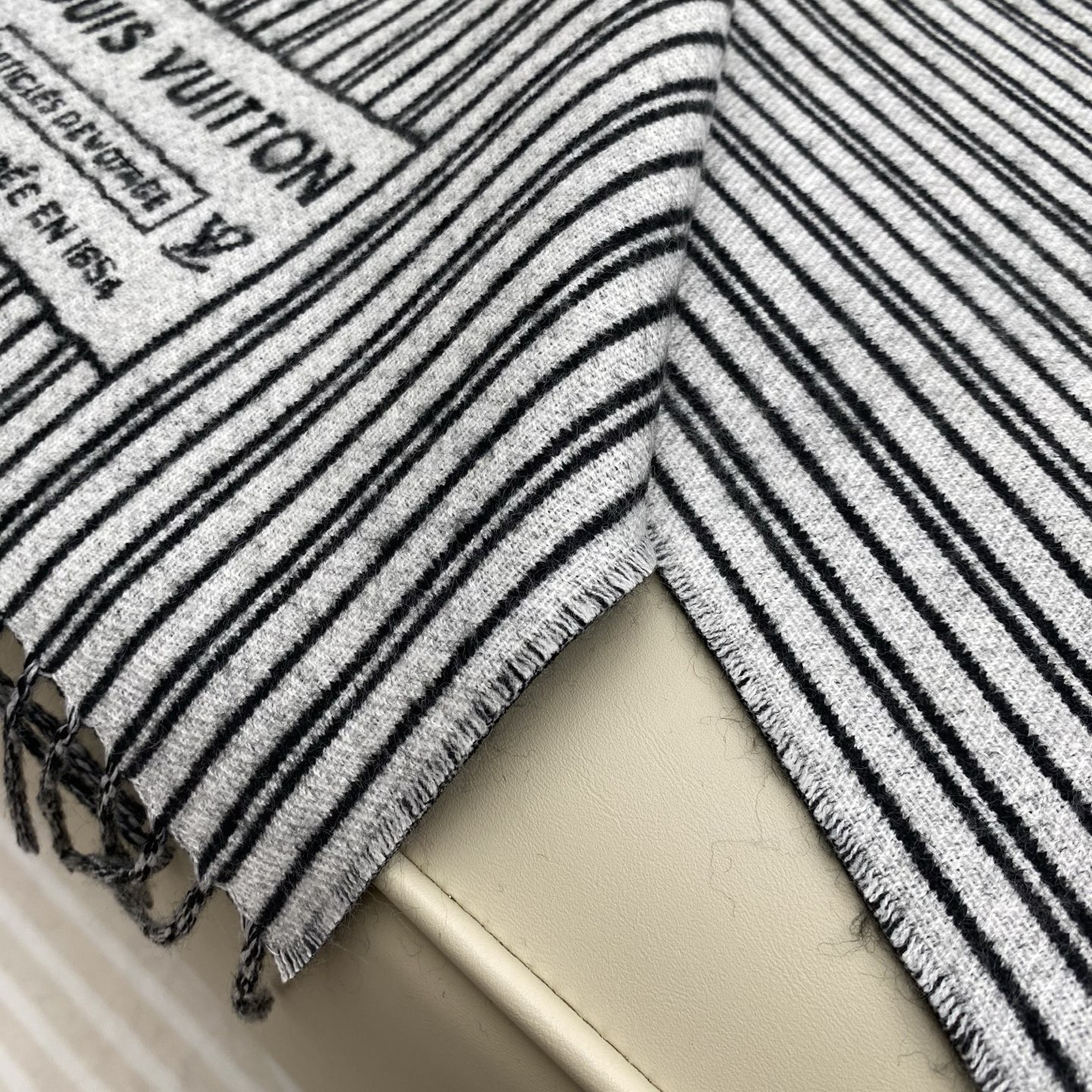 LOUIS VUITTON 루이비통 모노그램 네버풀 머플러 7