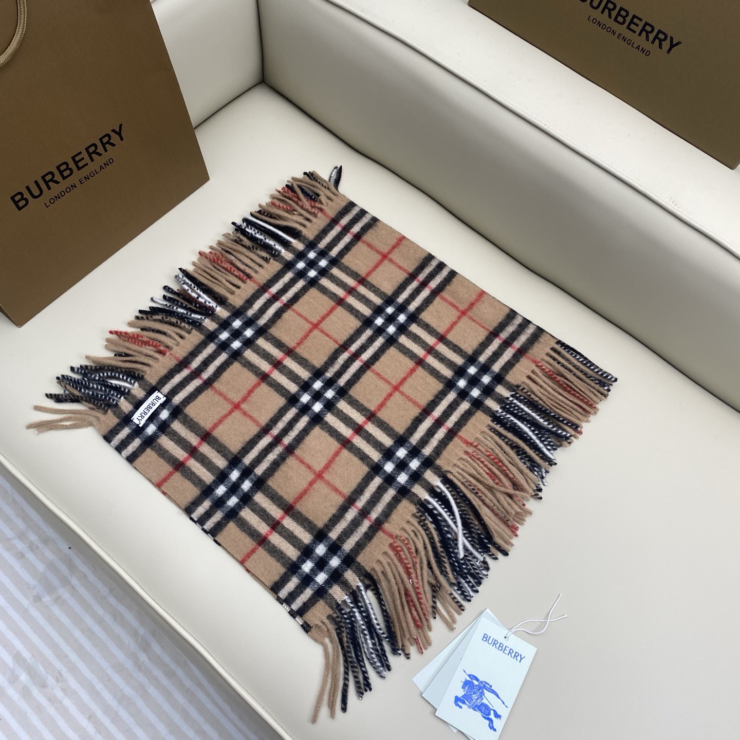 BURBERRY 버버리 체크 울 스카프 1