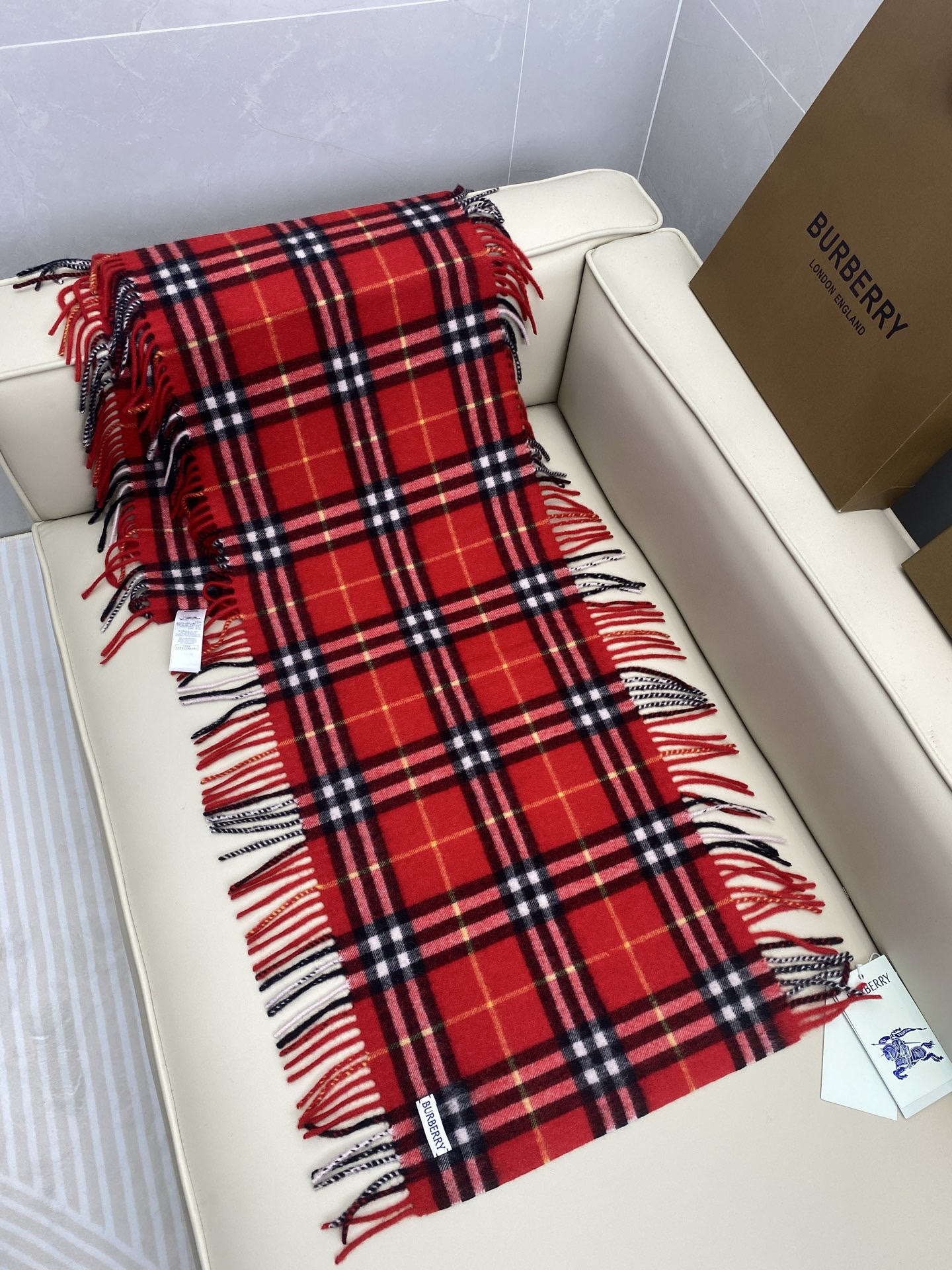 BURBERRY 버버리 체크 패턴 머플러 레드 4