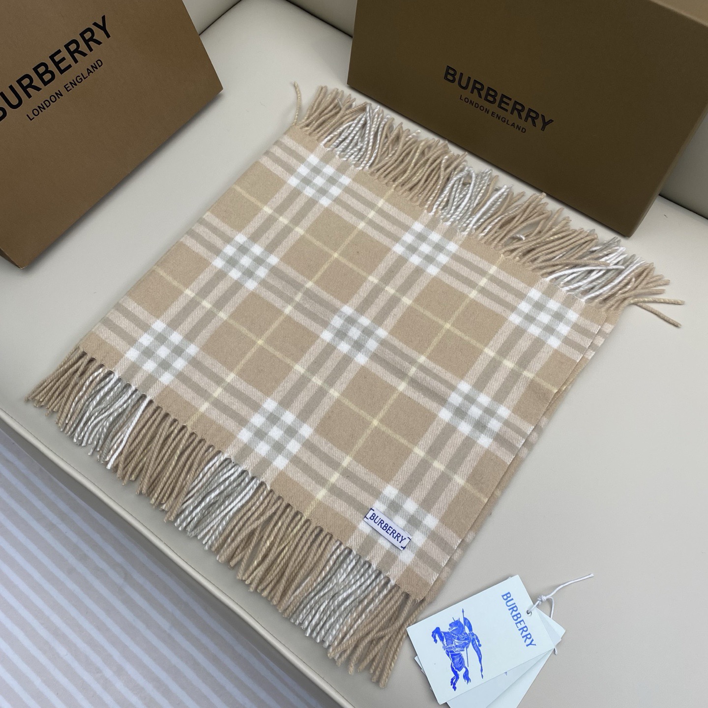BURBERRY 버버리 체크 패턴 양모 머플러 2
