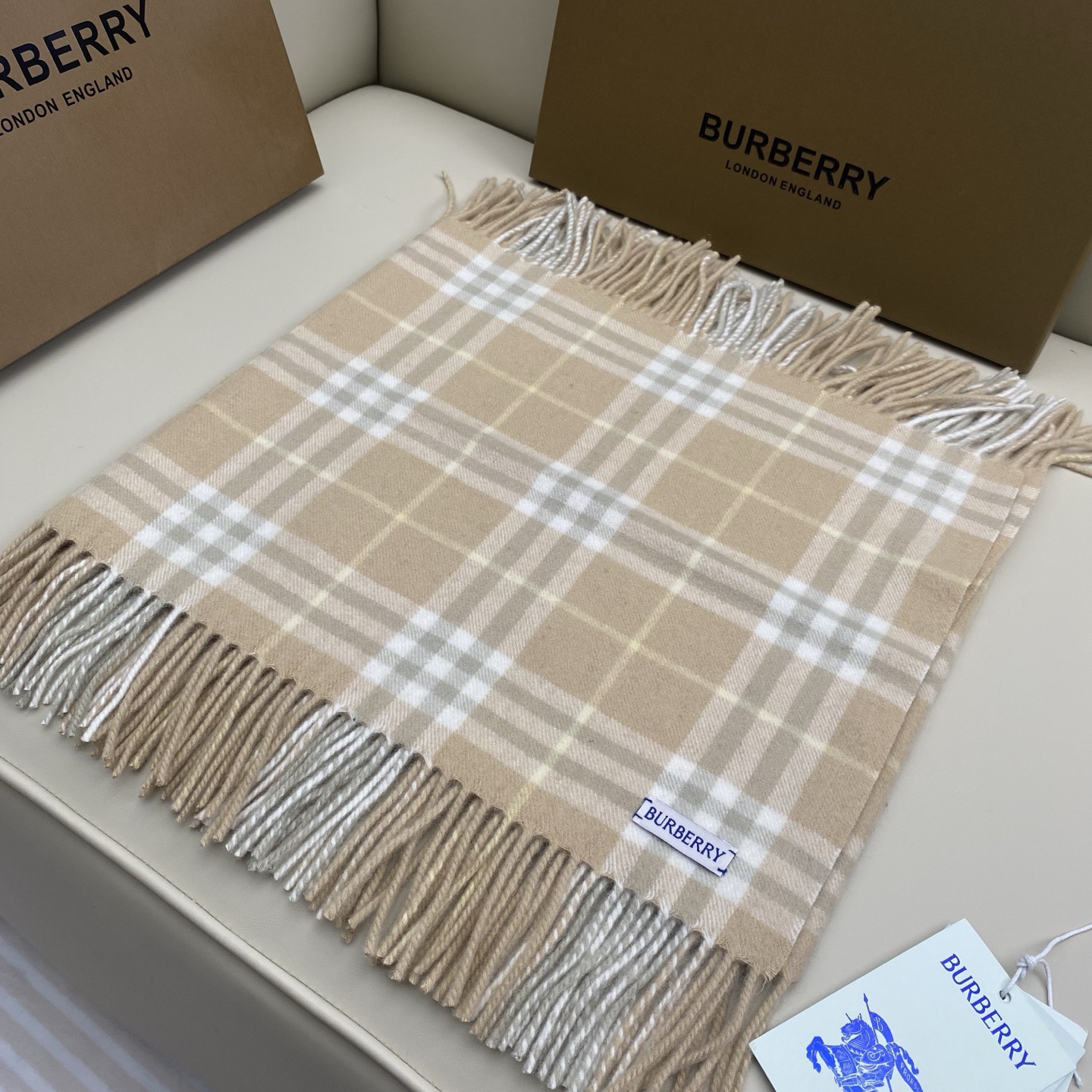 BURBERRY 버버리 체크 패턴 양모 머플러 3