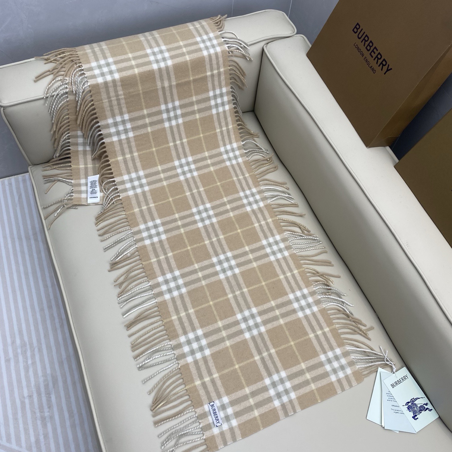 BURBERRY 버버리 체크 패턴 양모 머플러 4