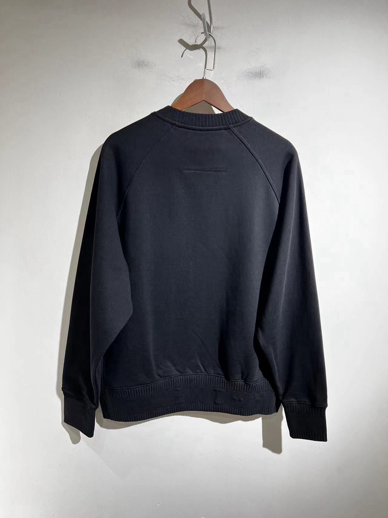 GIVENCHY 지방시 FW2023 로고 자수 스웨트셔츠 4