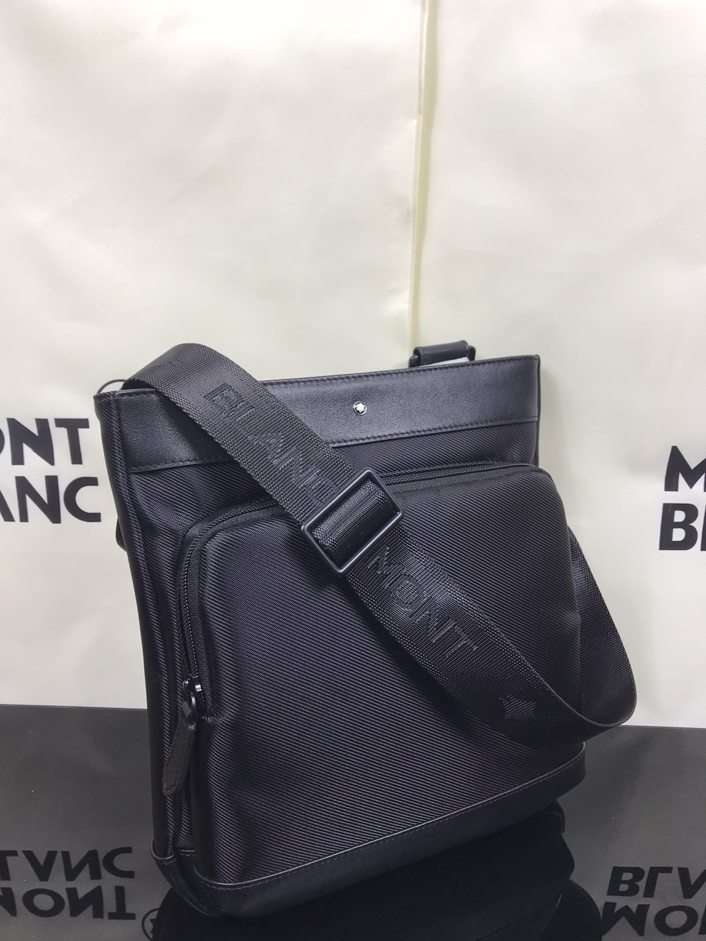 MontBlanc 몽블랑 크로스백 MB118254 25cm 5