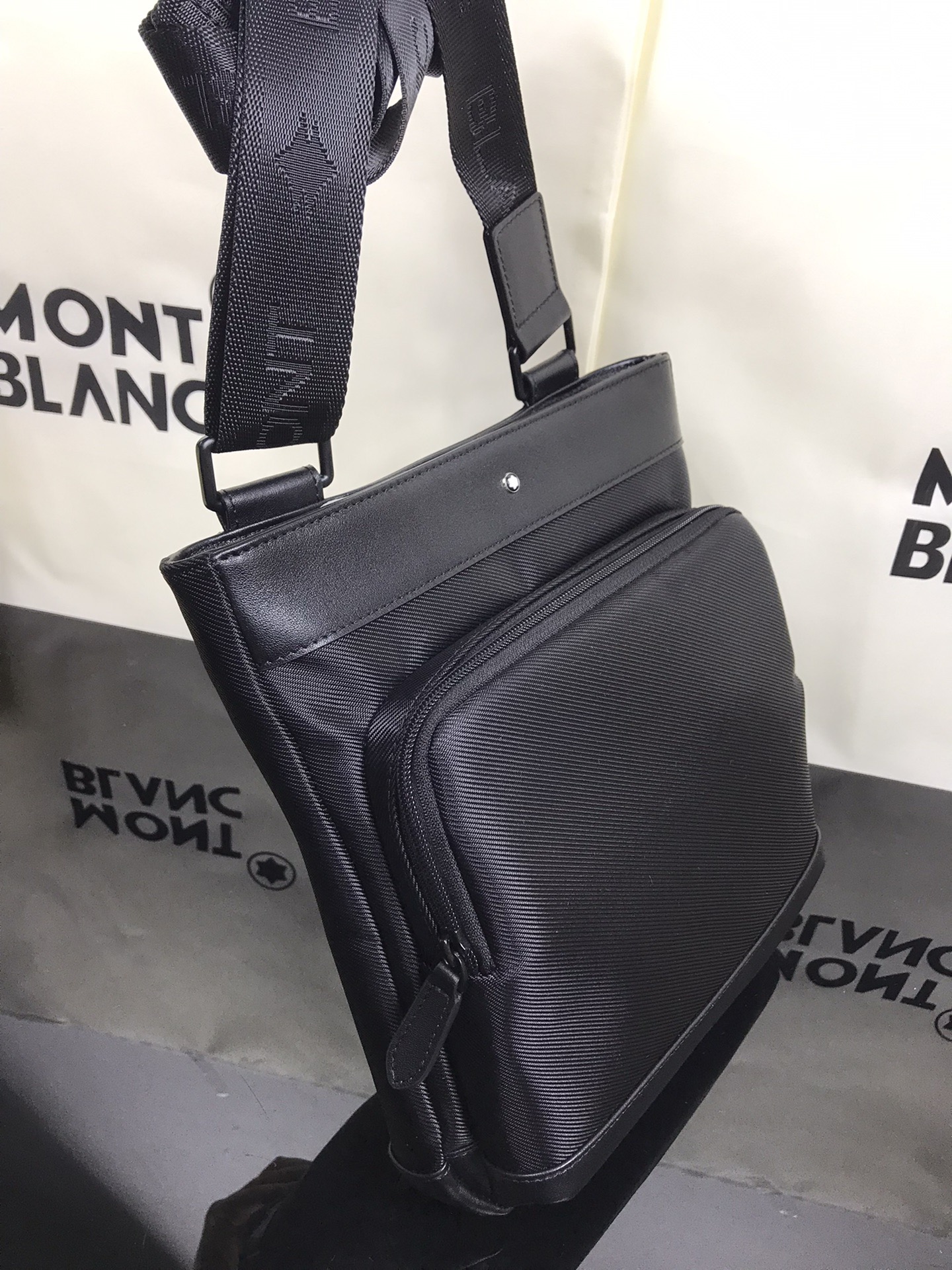 MontBlanc 몽블랑 크로스백 MB118254 25cm 6
