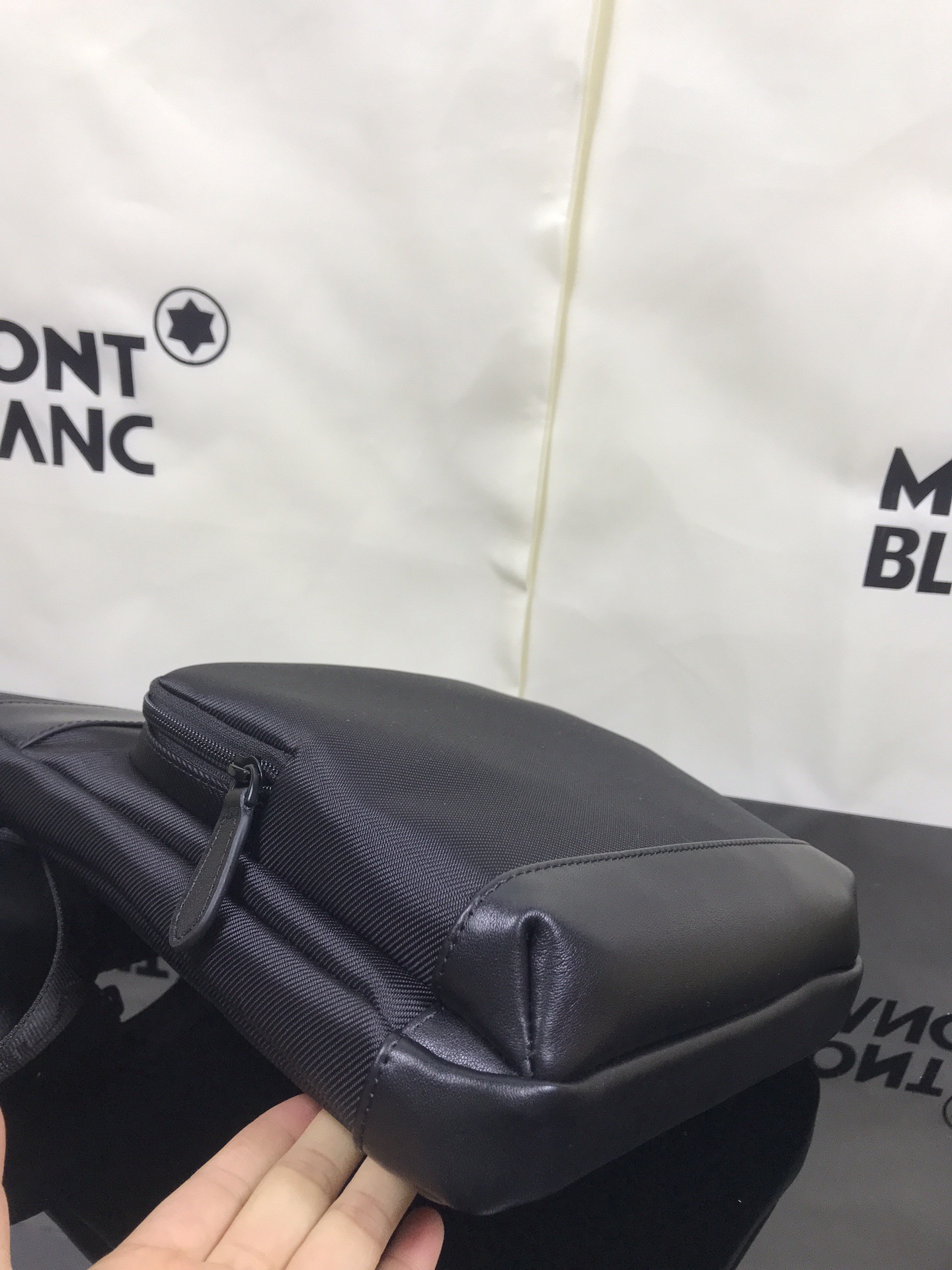 MontBlanc 몽블랑 크로스백 MB118254 25cm 11