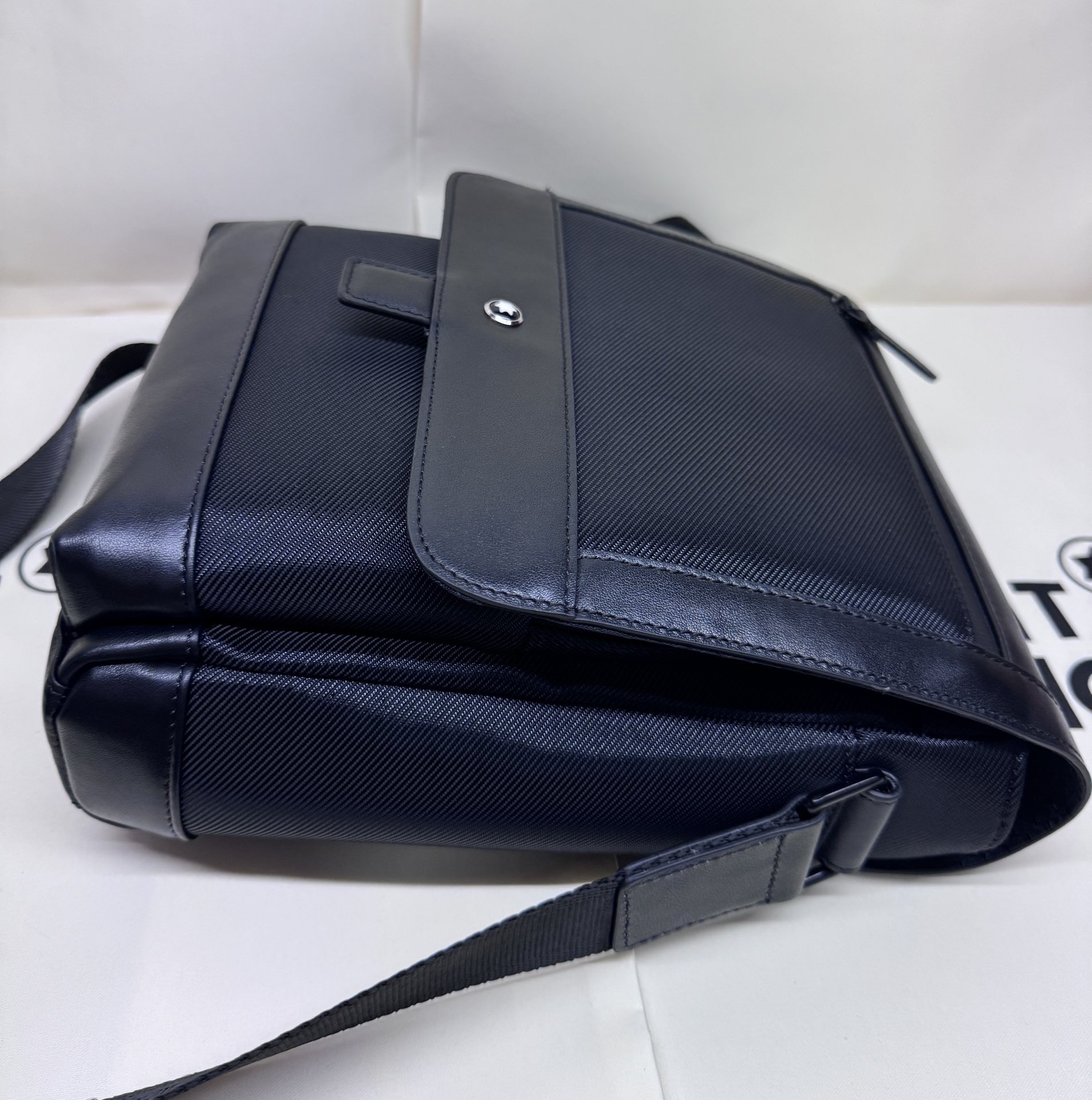 Montblanc 몽블랑 크로스백 MB118252 22cm 8