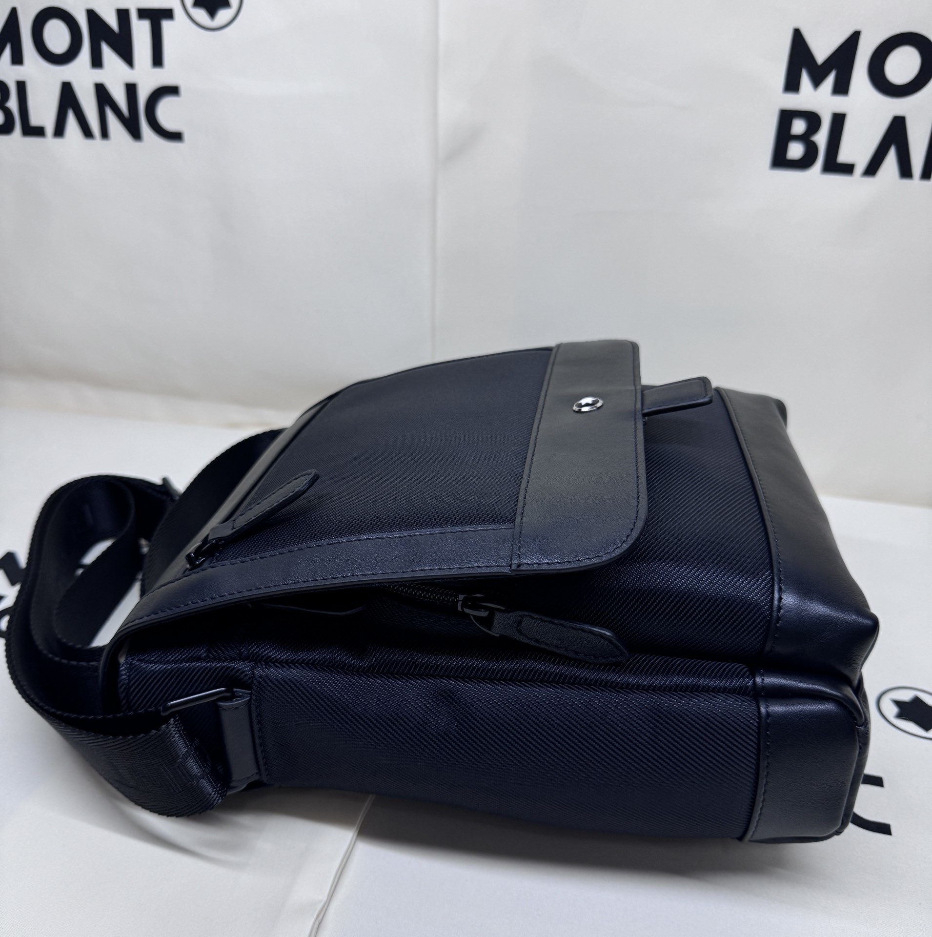 Montblanc 몽블랑 크로스백 MB118252 22cm 9
