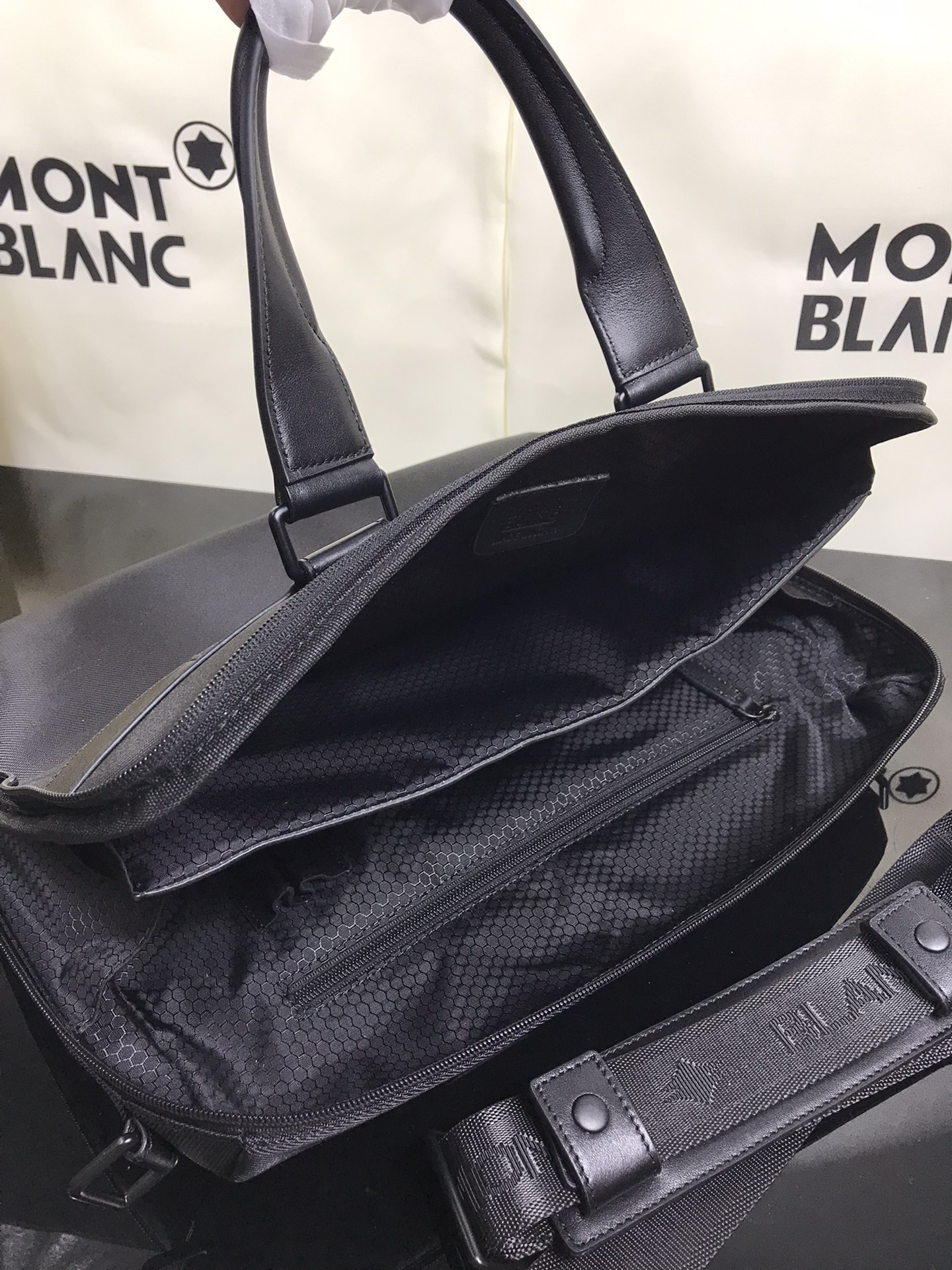 Montblanc 몽블랑 MB118246 서류가방 39cm 12