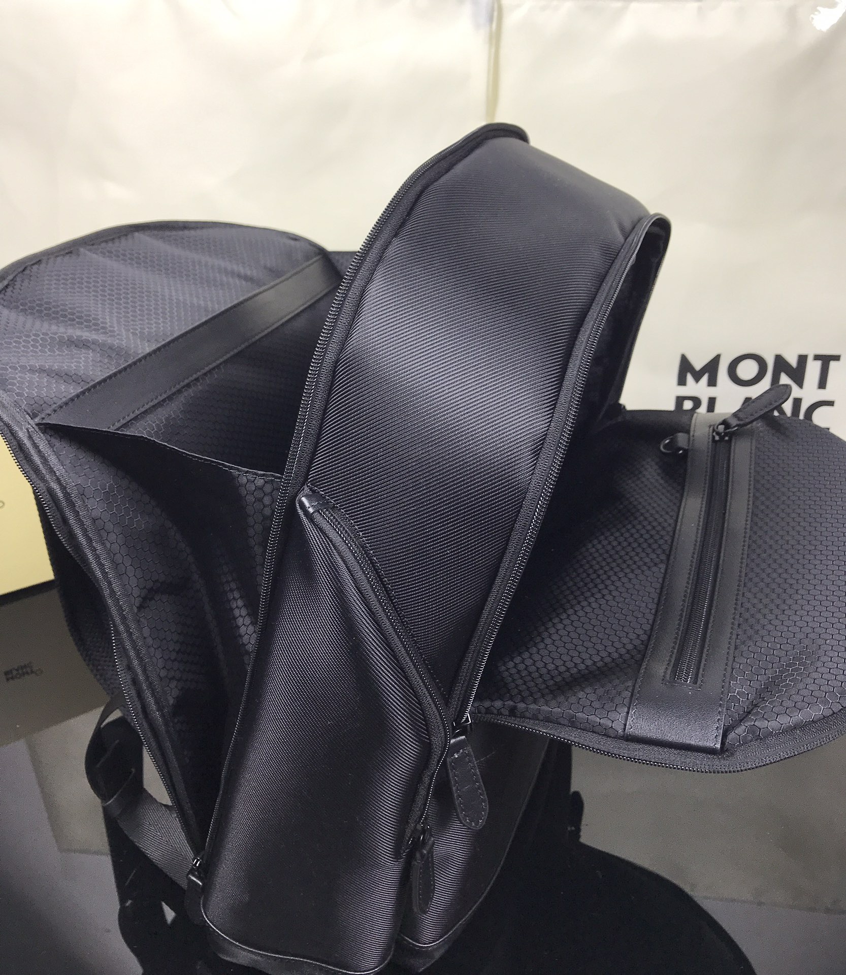 MontBlanc 몽블랑 MB119048 백팩 42cm 13