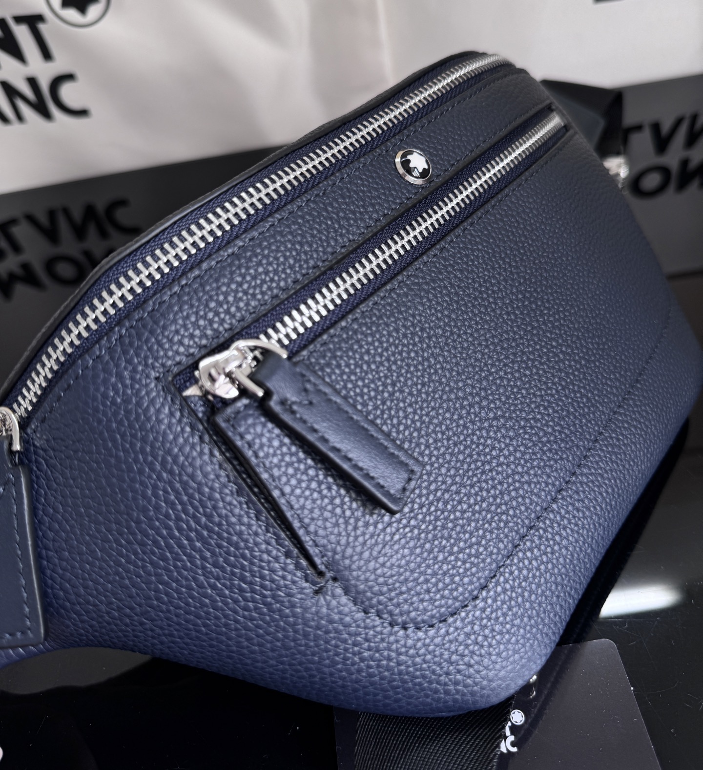 MontBlanc 몽블랑 웨이스트백 30cm 11