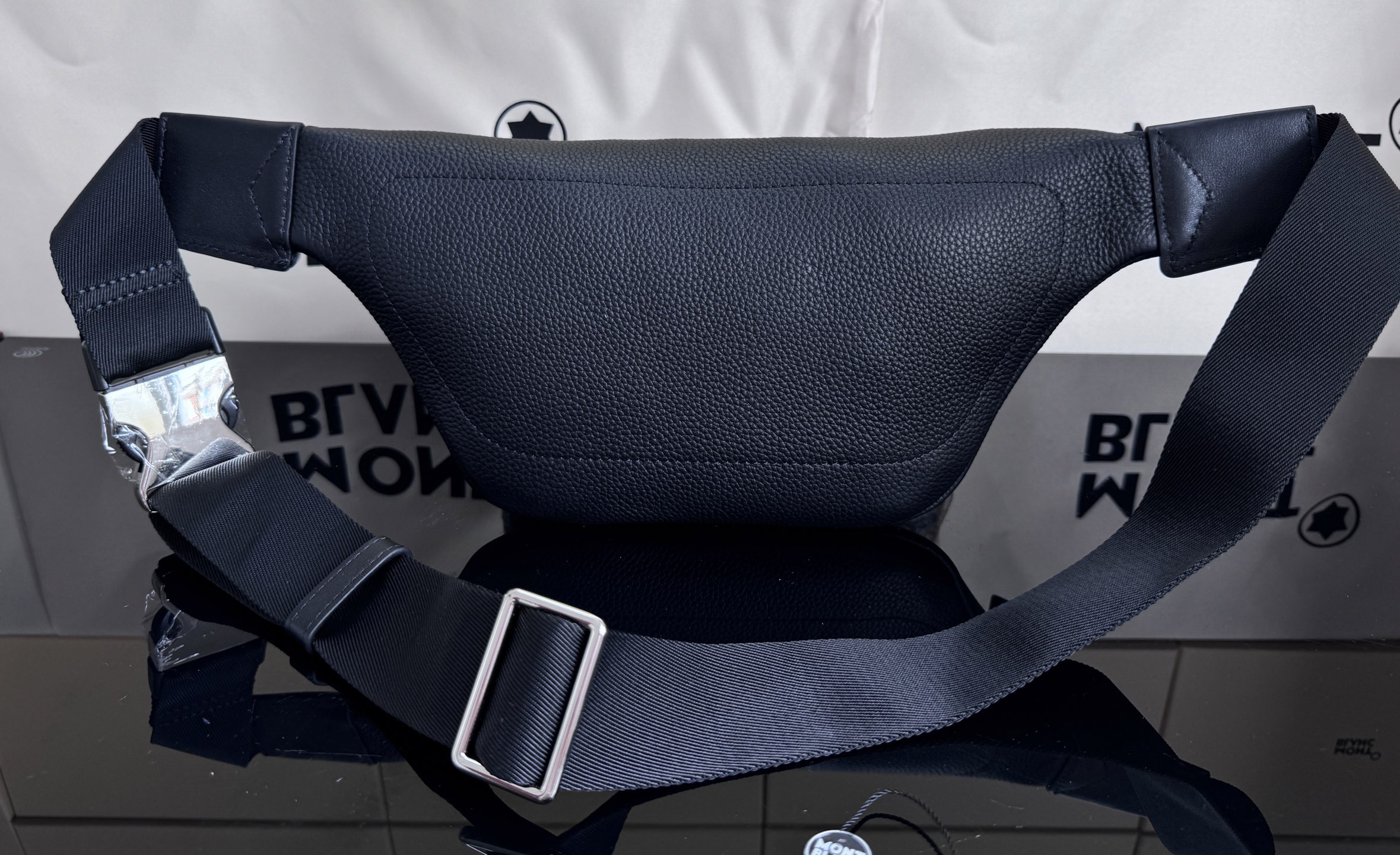 MontBlanc 몽블랑 웨이스트백 30cm 18