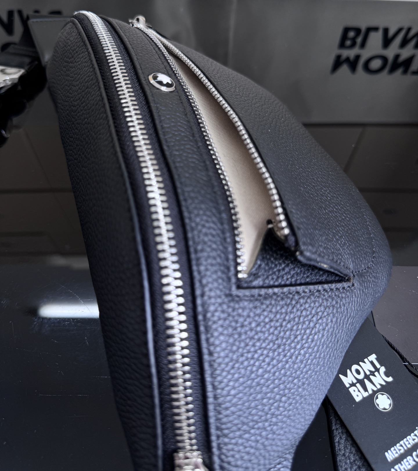 MontBlanc 몽블랑 웨이스트백 30cm 21