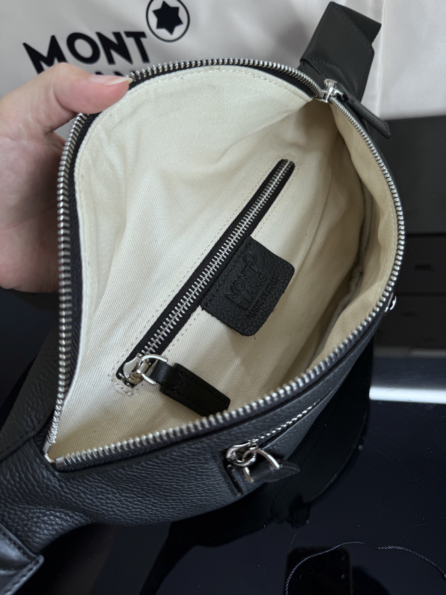 MontBlanc 몽블랑 웨이스트백 30cm 23